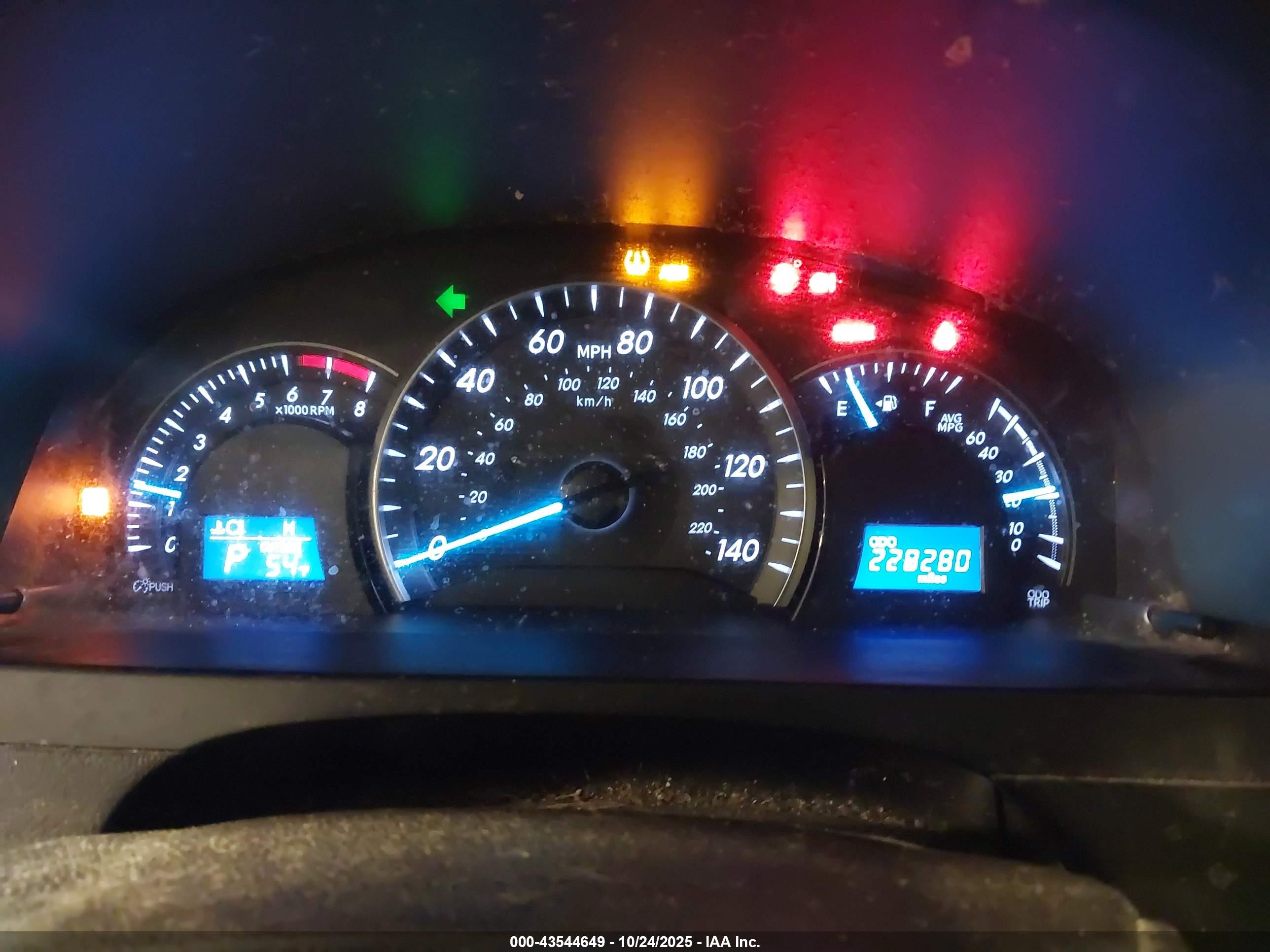 TOYOTA CAMRY image 7