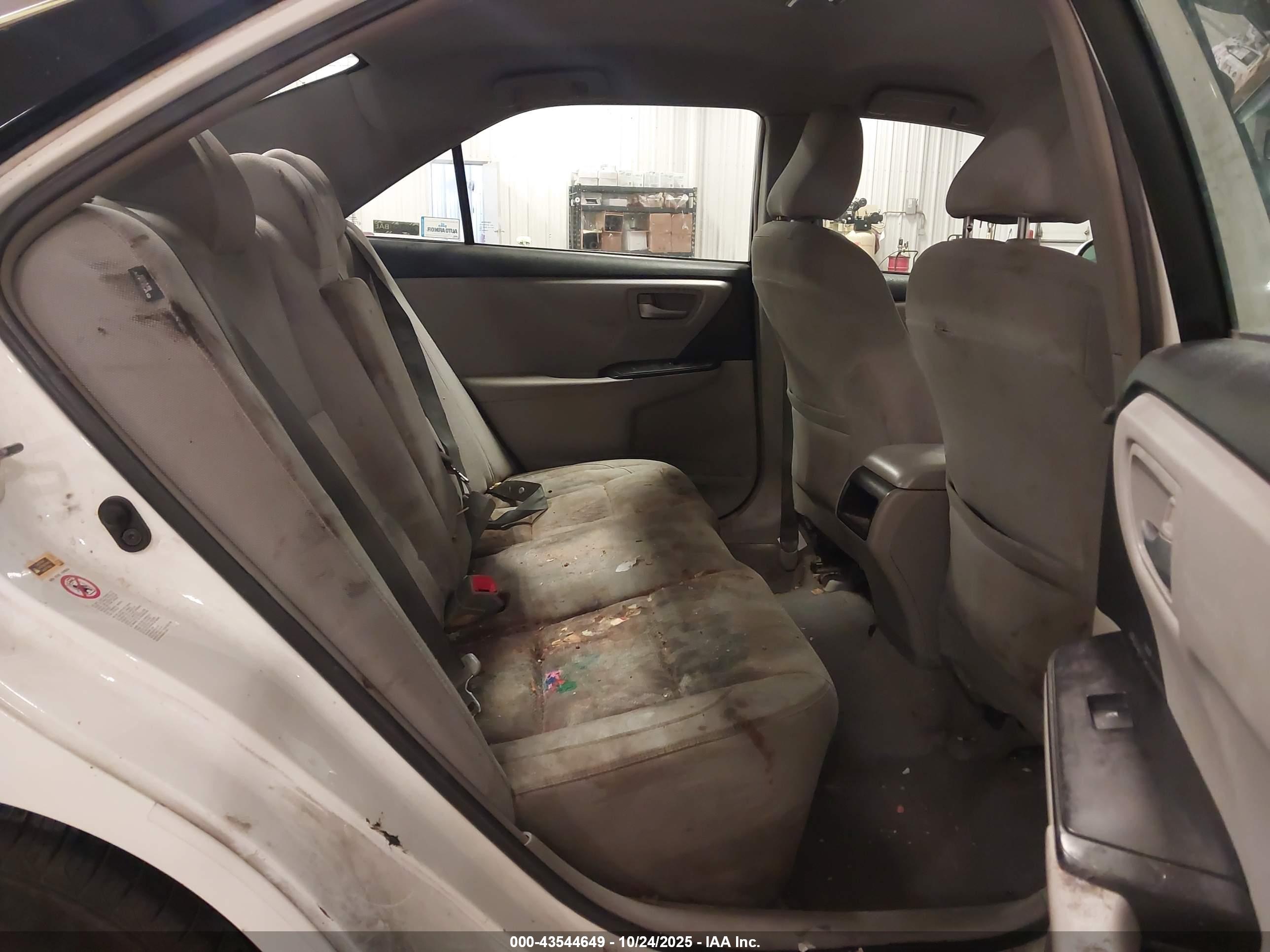 TOYOTA CAMRY image 8