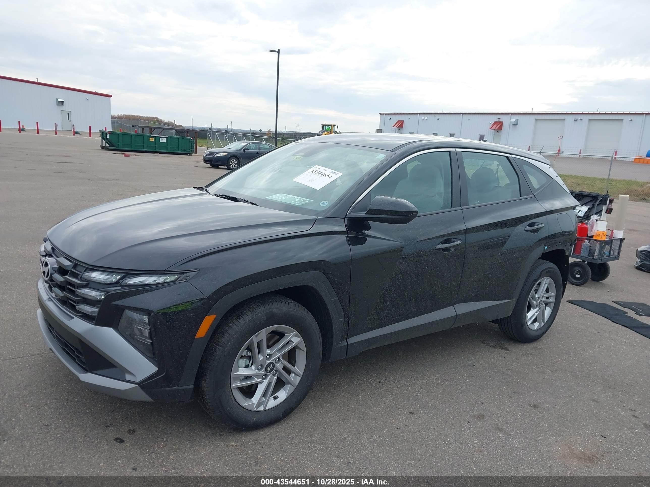 HYUNDAI TUCSON image 2