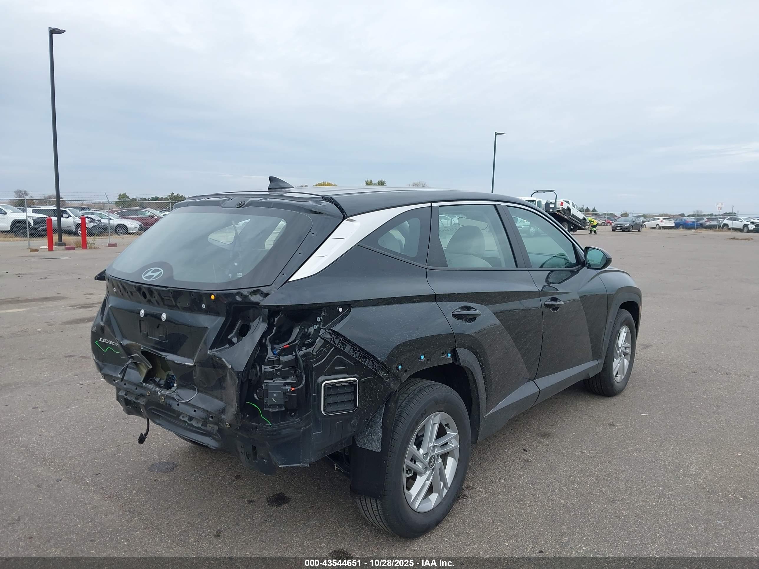 HYUNDAI TUCSON image 4