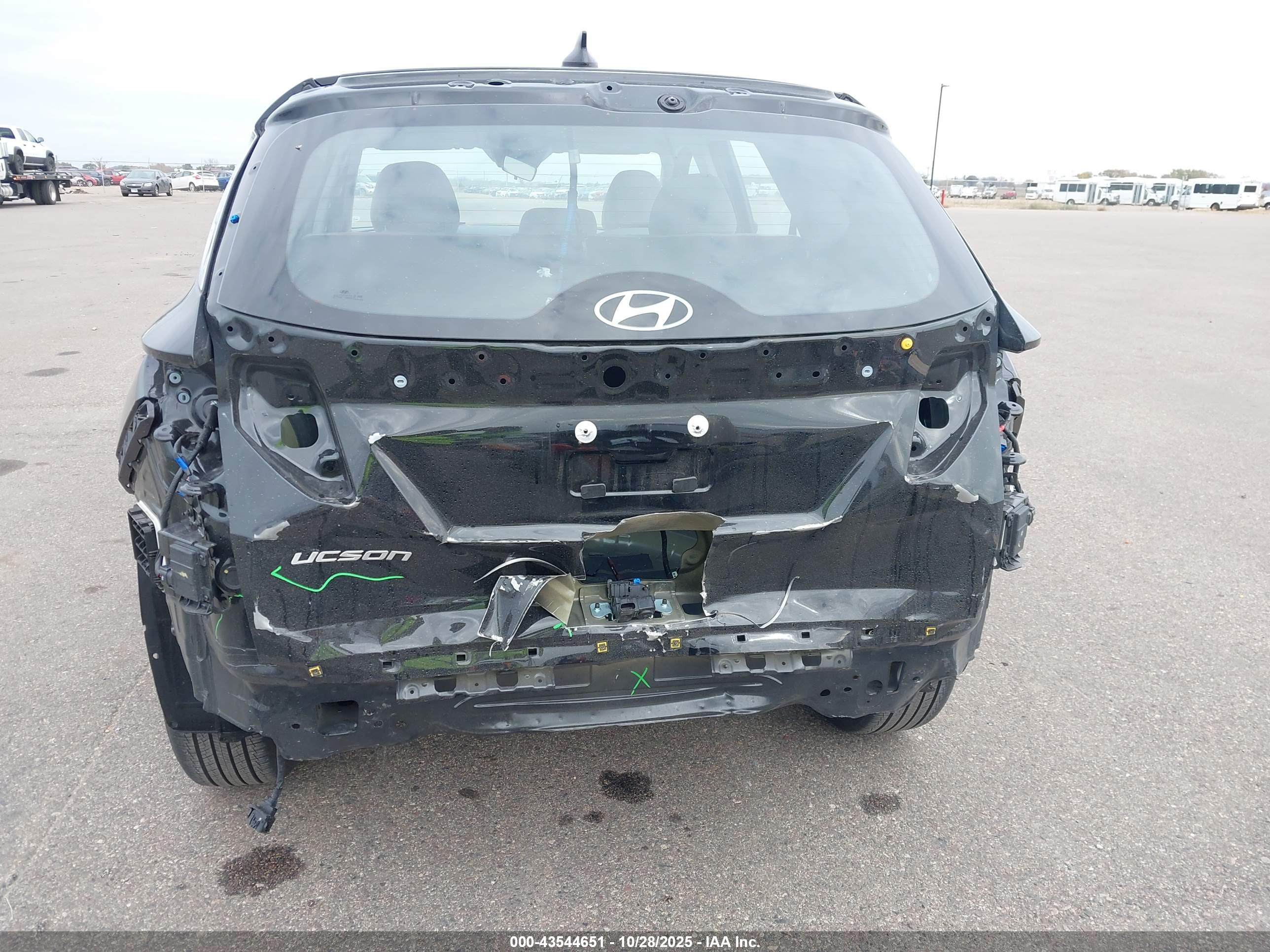 HYUNDAI TUCSON image 6