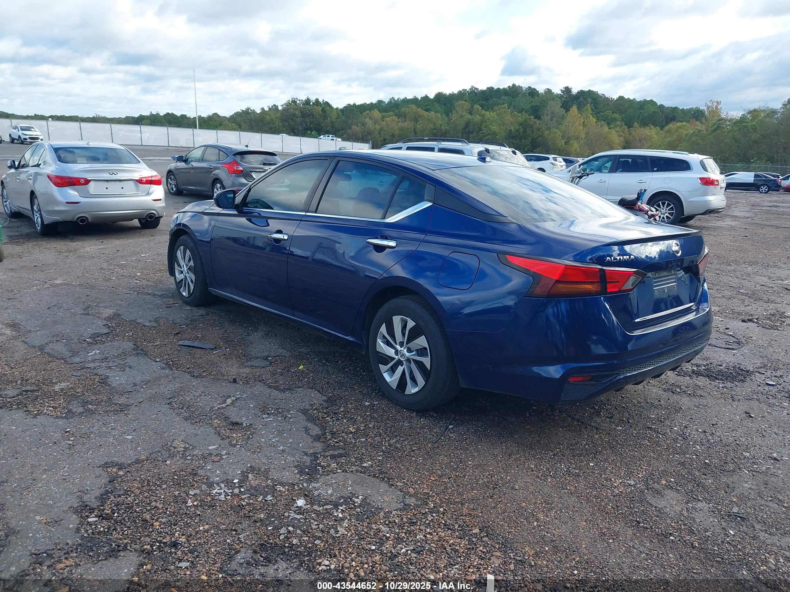 NISSAN ALTIMA image 3