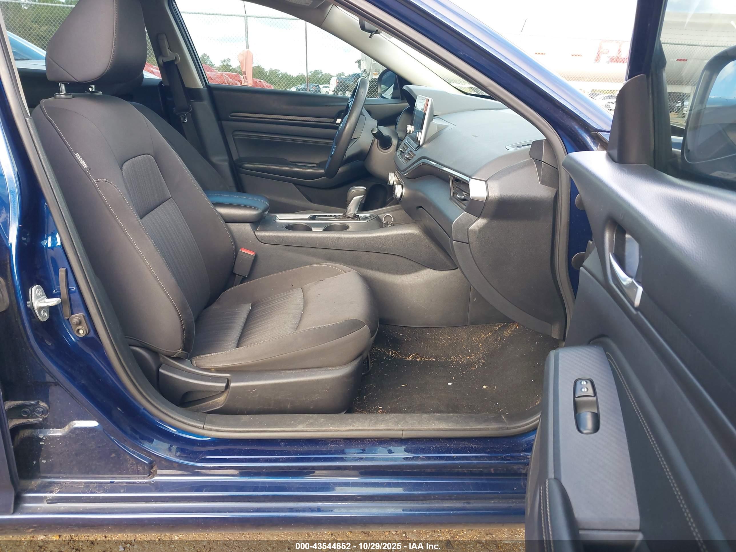 NISSAN ALTIMA image 5