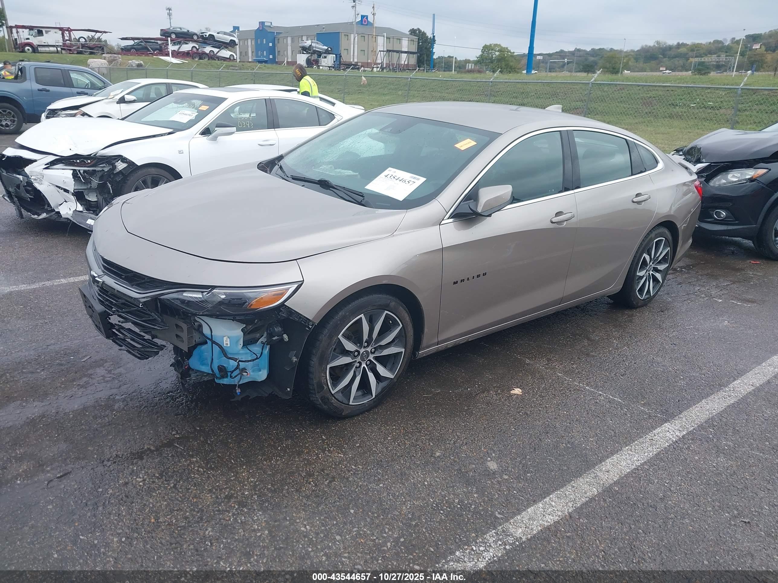 CHEVROLET MALIBU image 2