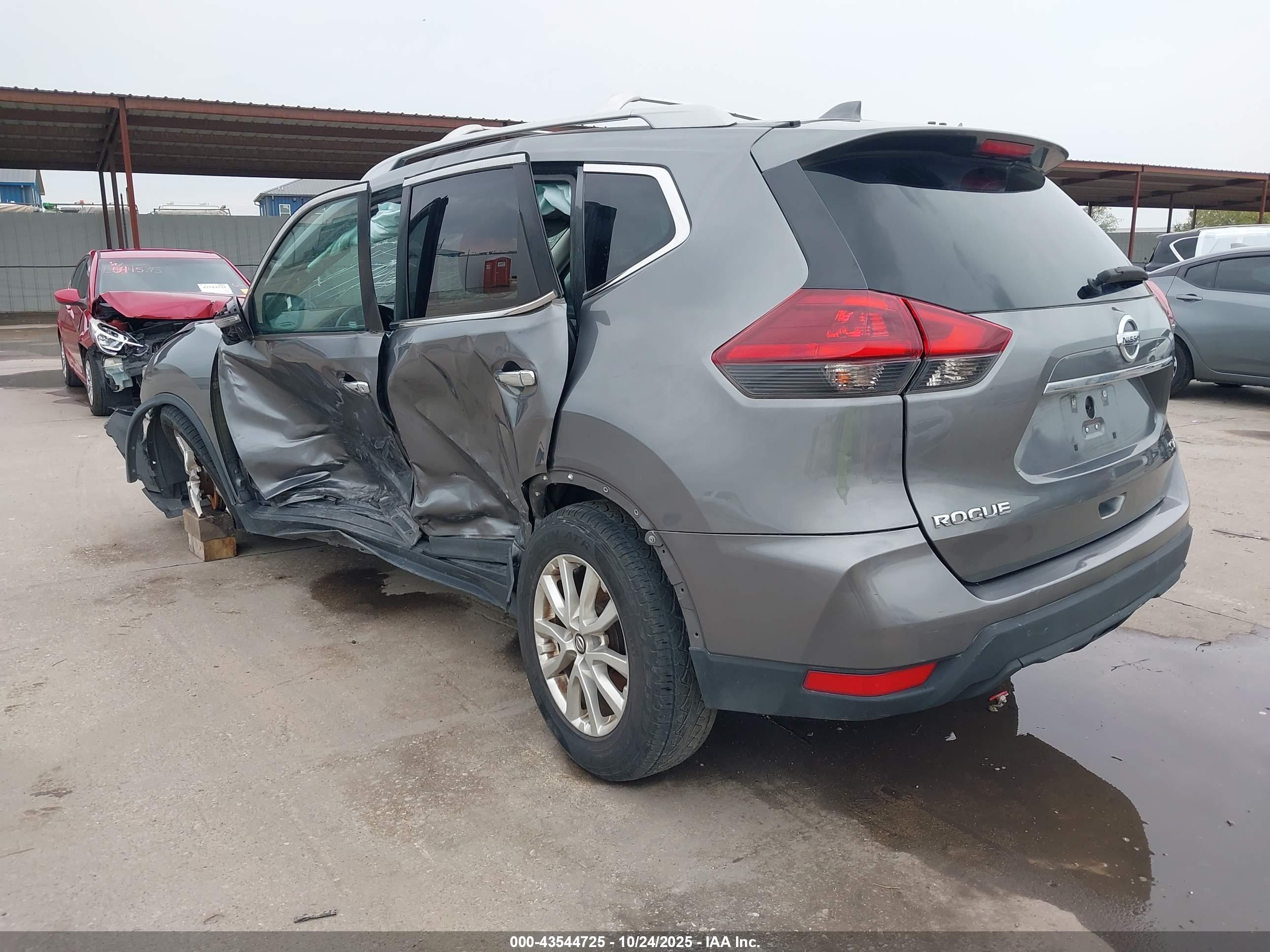 NISSAN ROGUE image 3