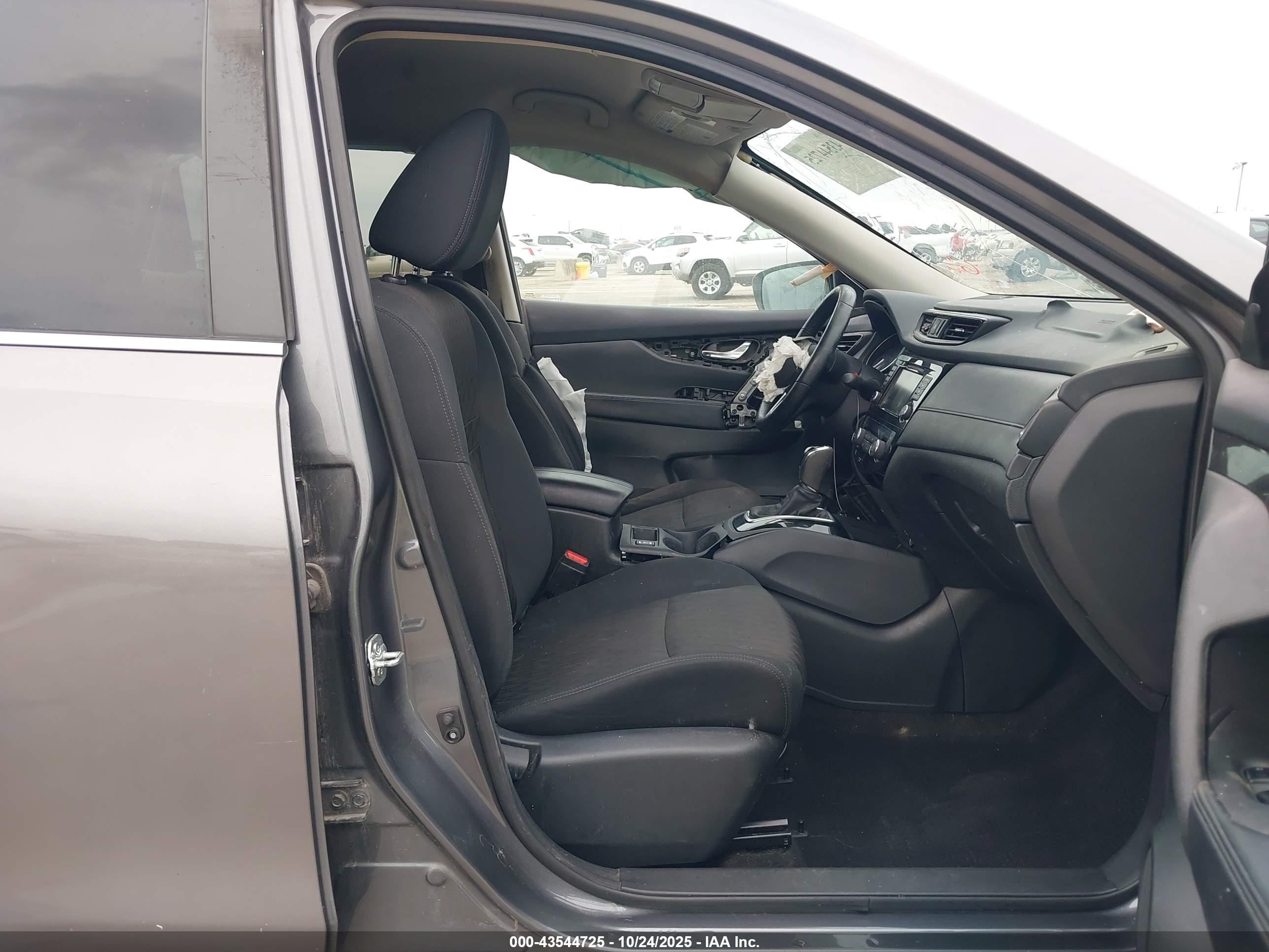 NISSAN ROGUE image 5