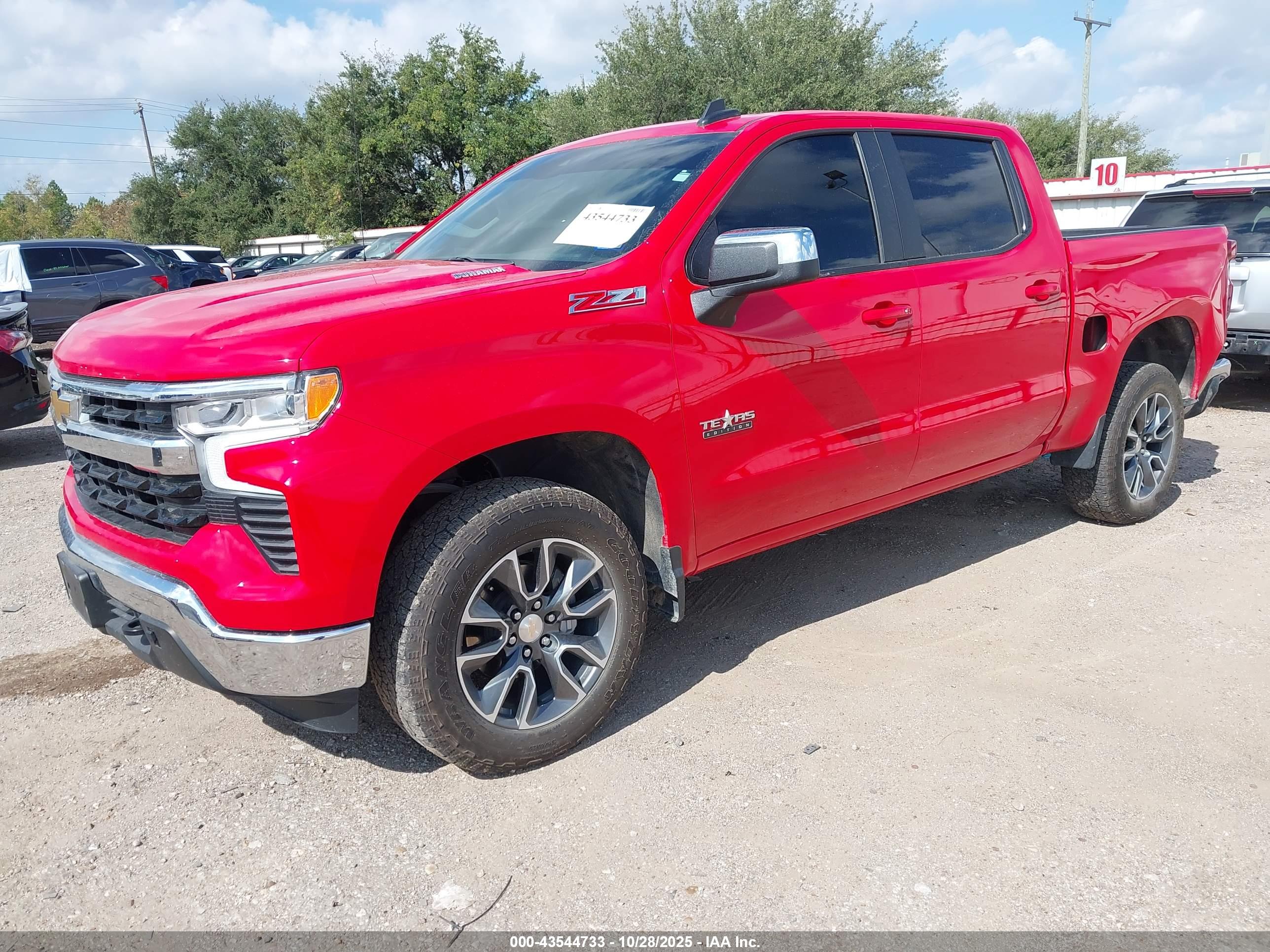 CHEVROLET SILVERADO image 2
