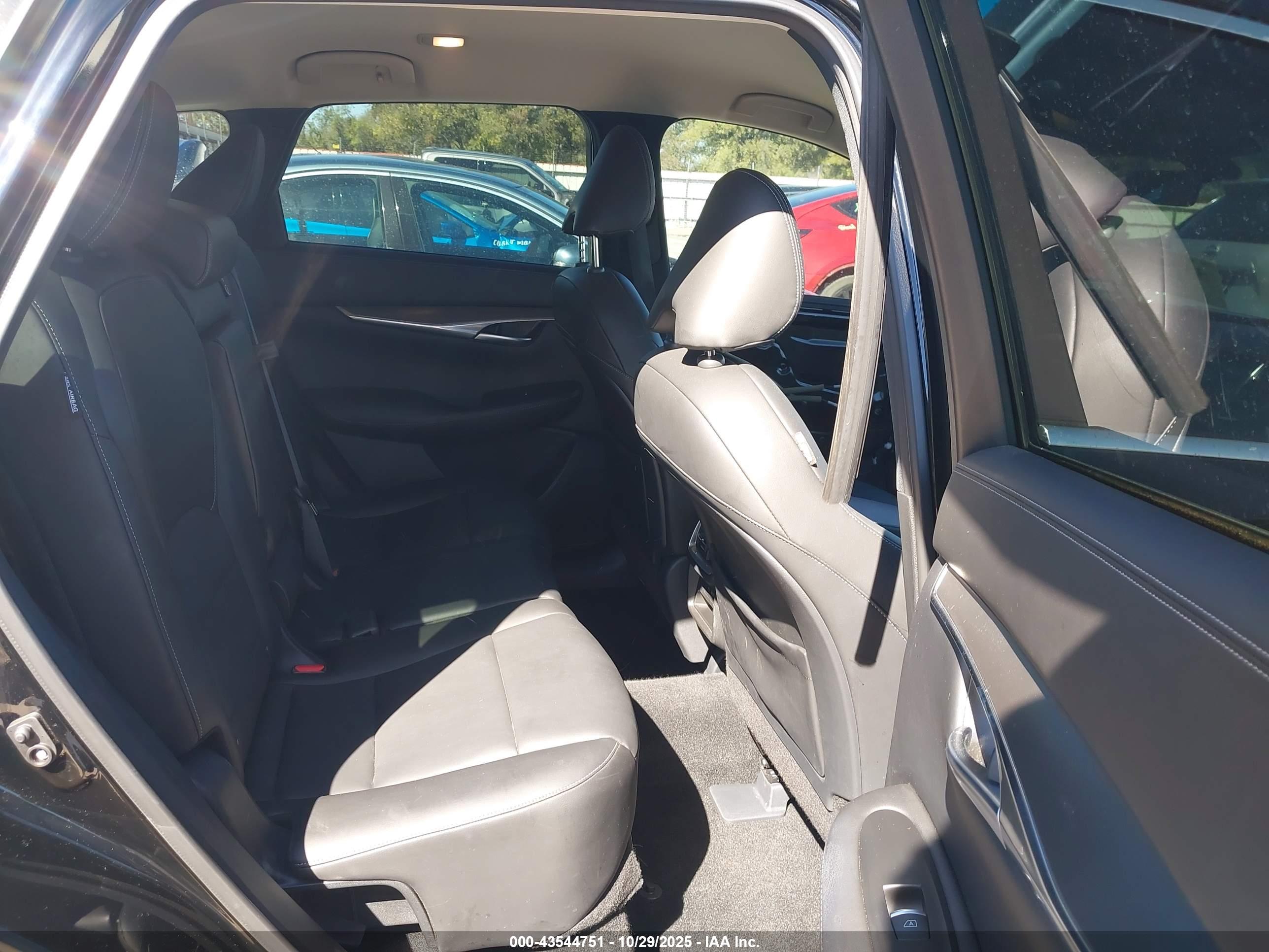 INFINITI QX50 image 8