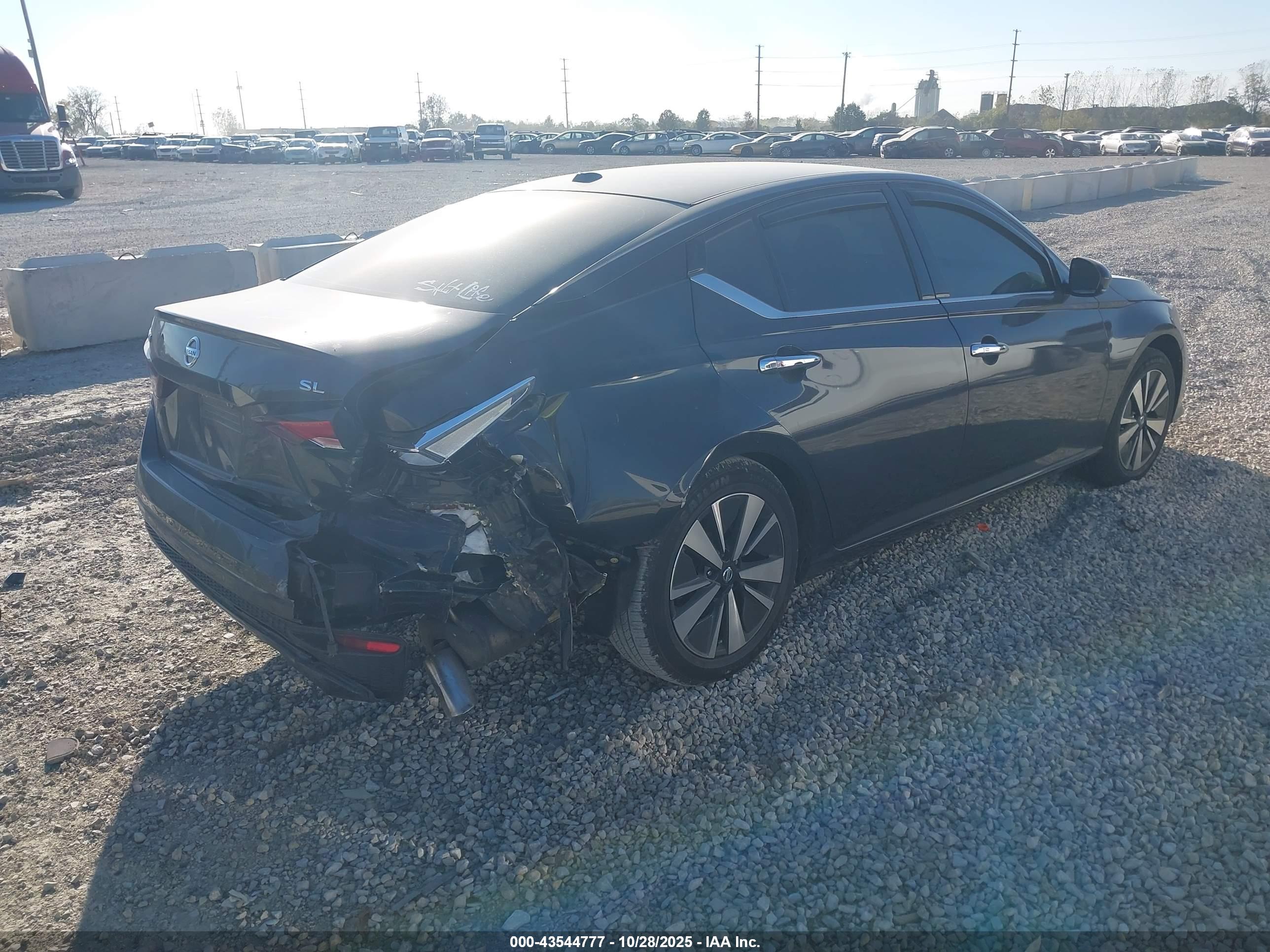 NISSAN ALTIMA image 4