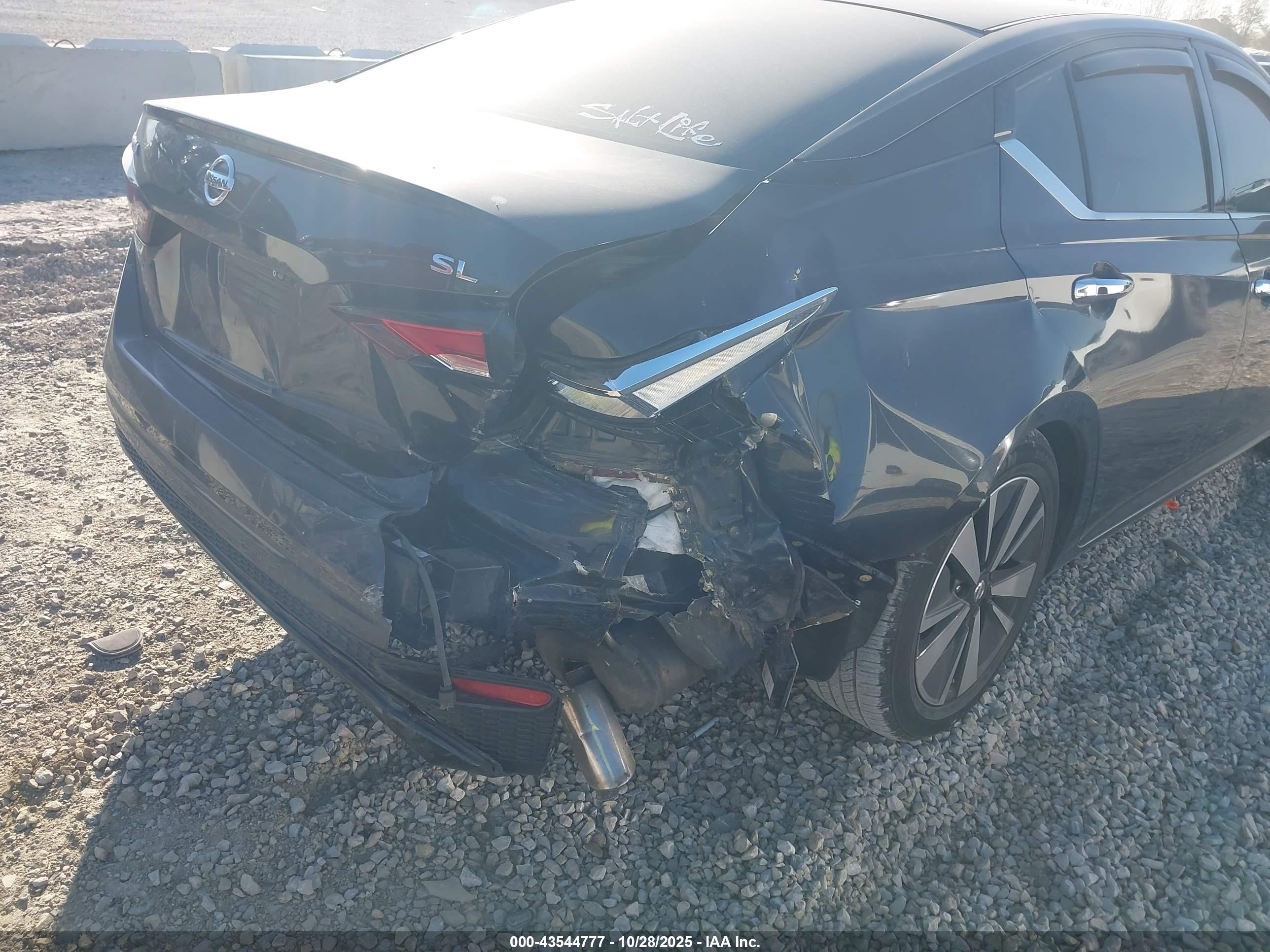 NISSAN ALTIMA image 6