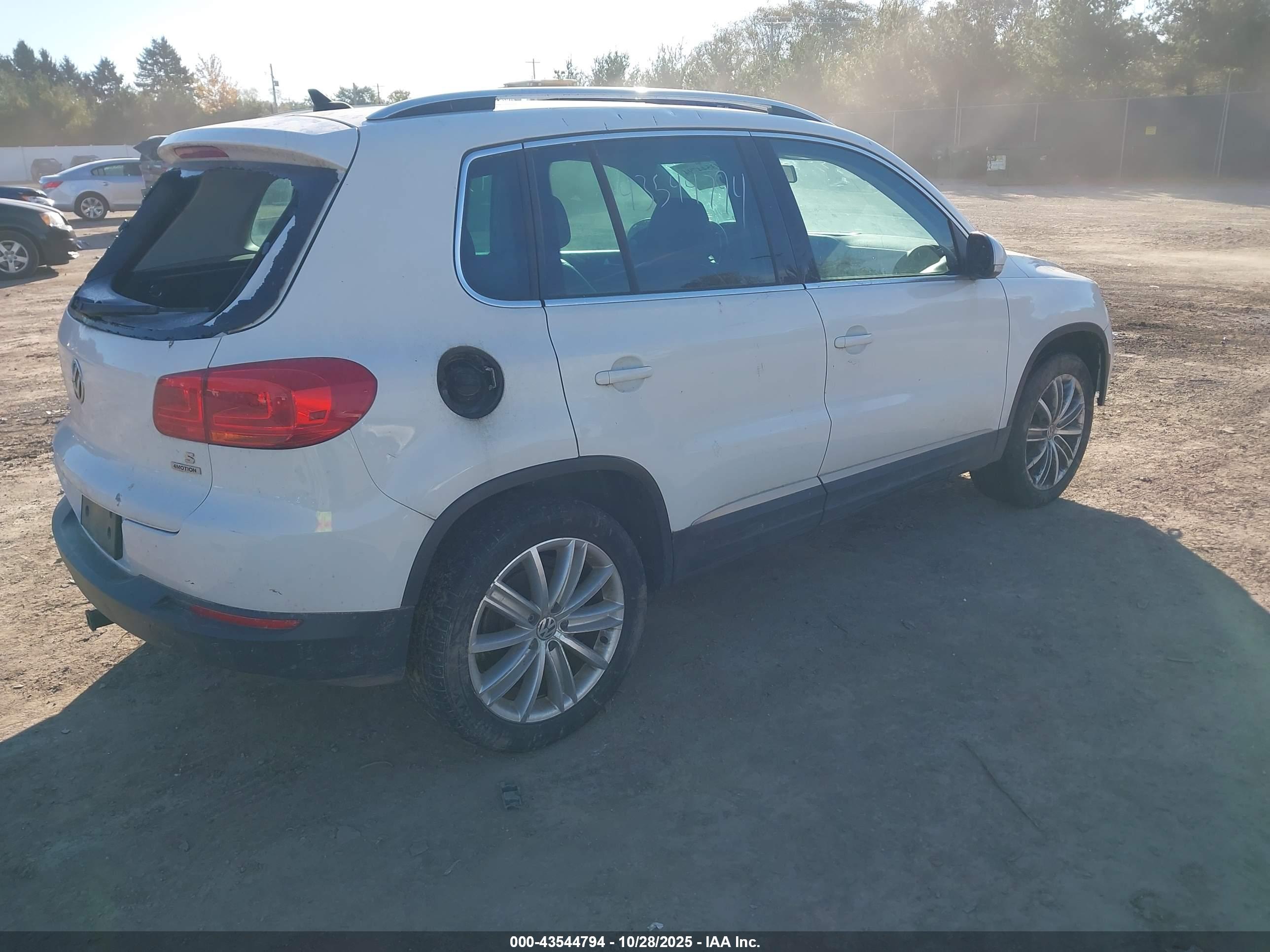 VOLKSWAGEN TIGUAN image 4