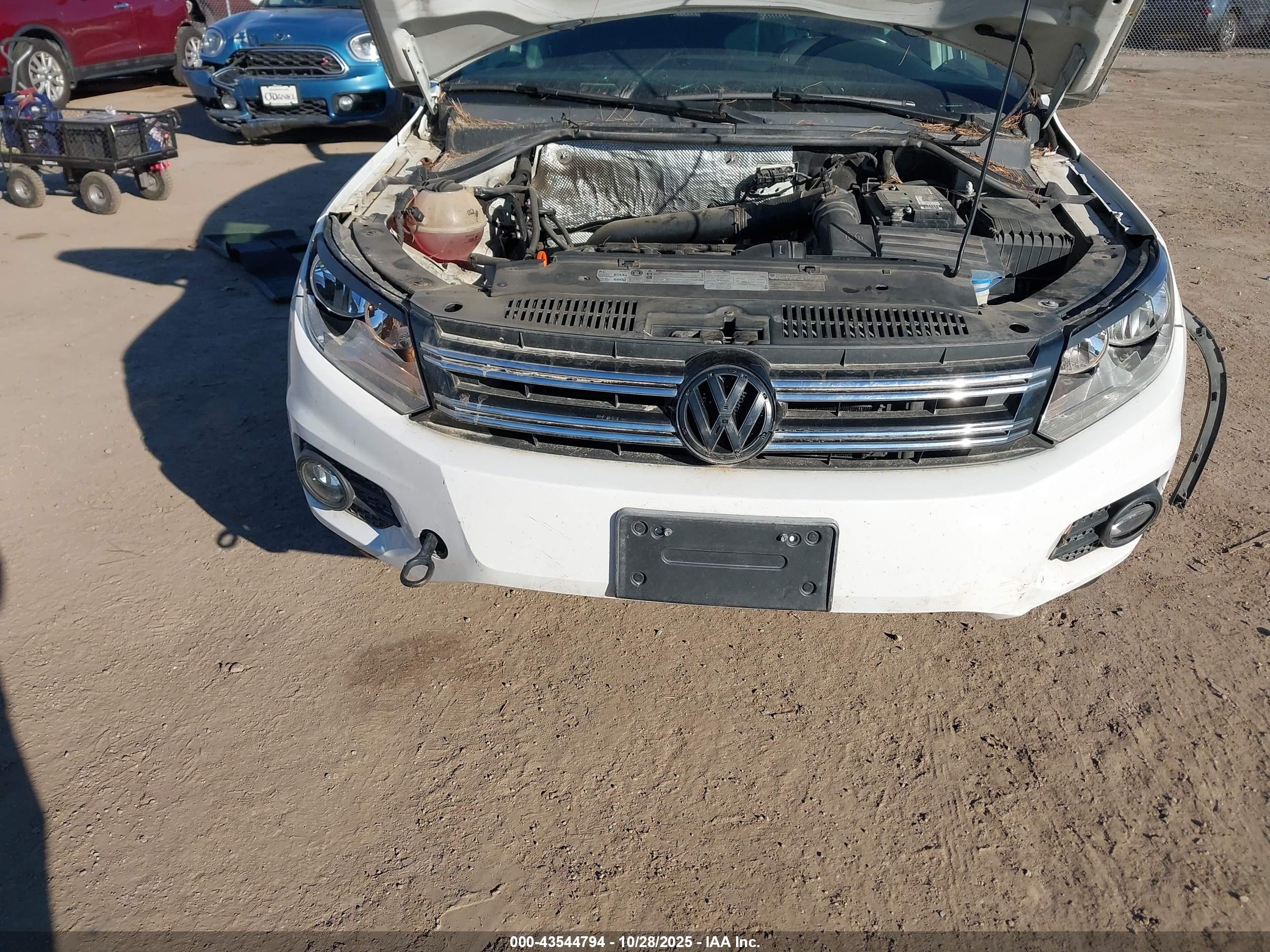 VOLKSWAGEN TIGUAN image 6