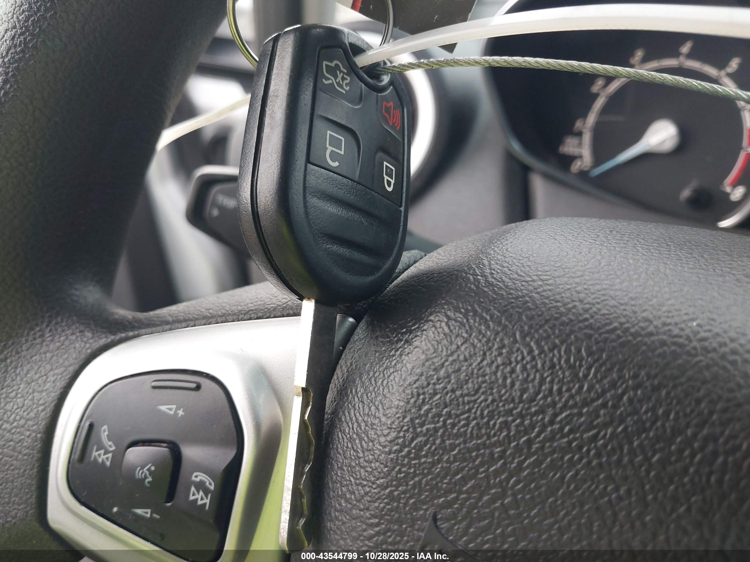 FORD FIESTA image 11