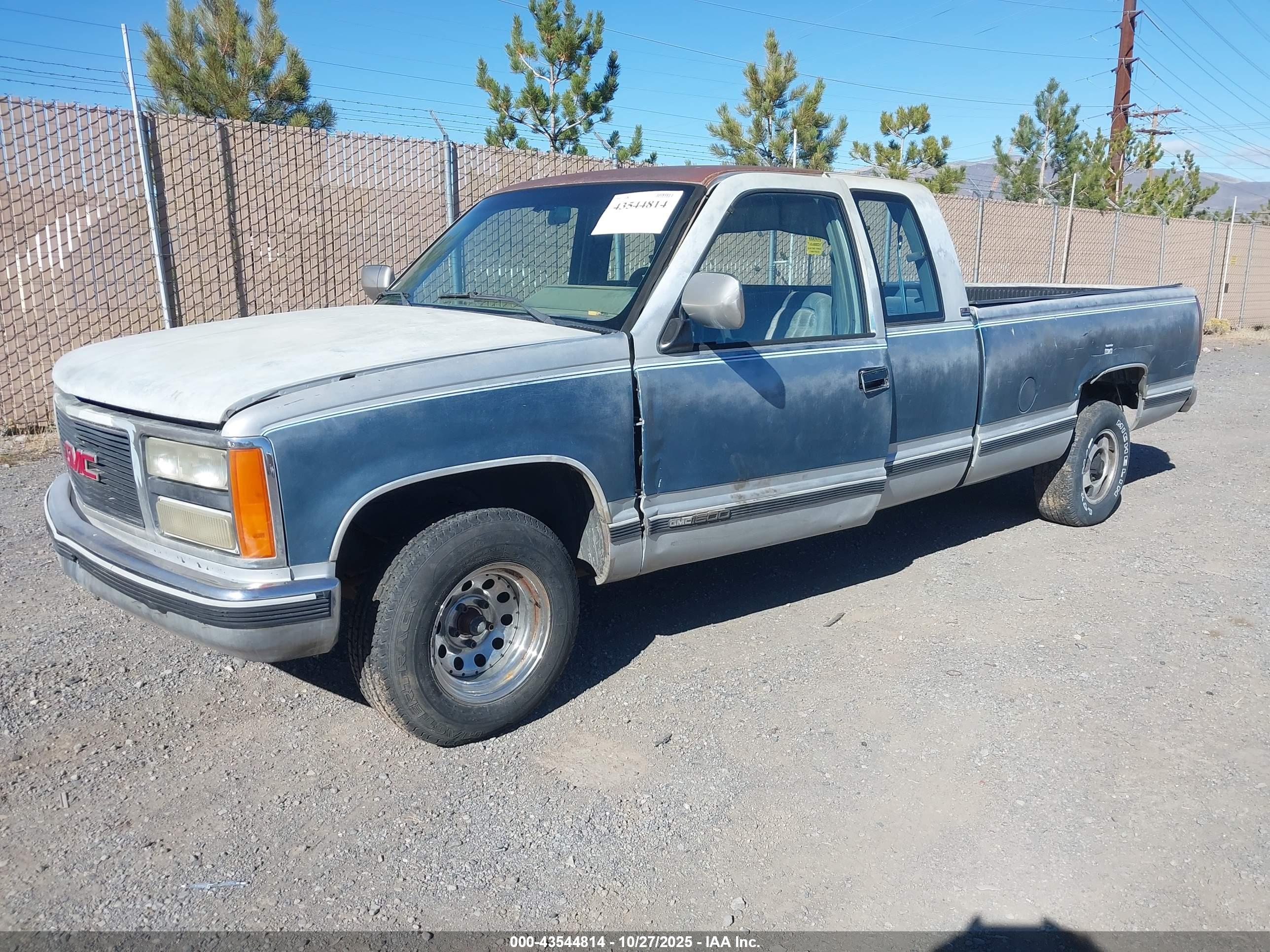GMC SIERRA image 2