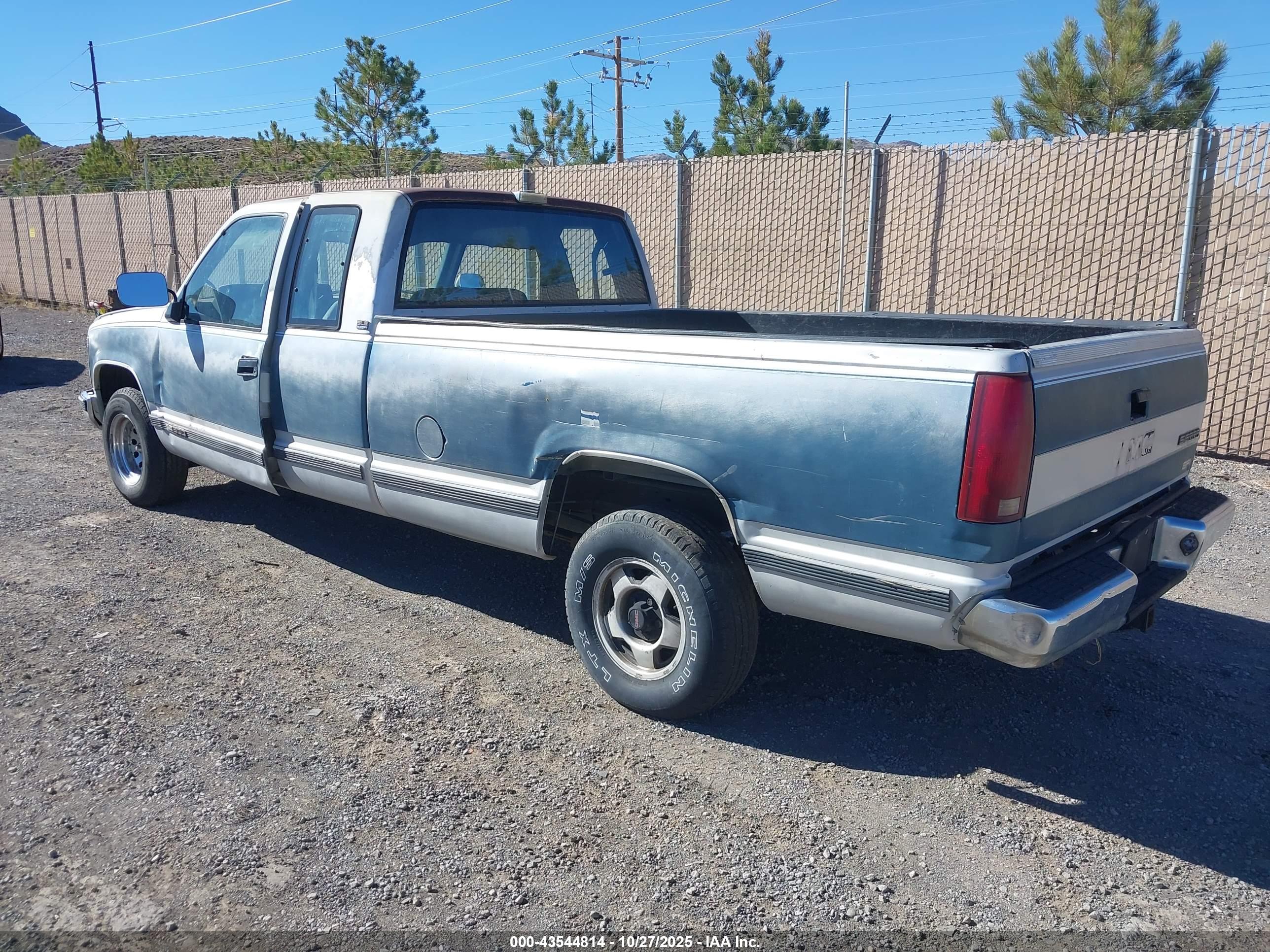 GMC SIERRA image 3