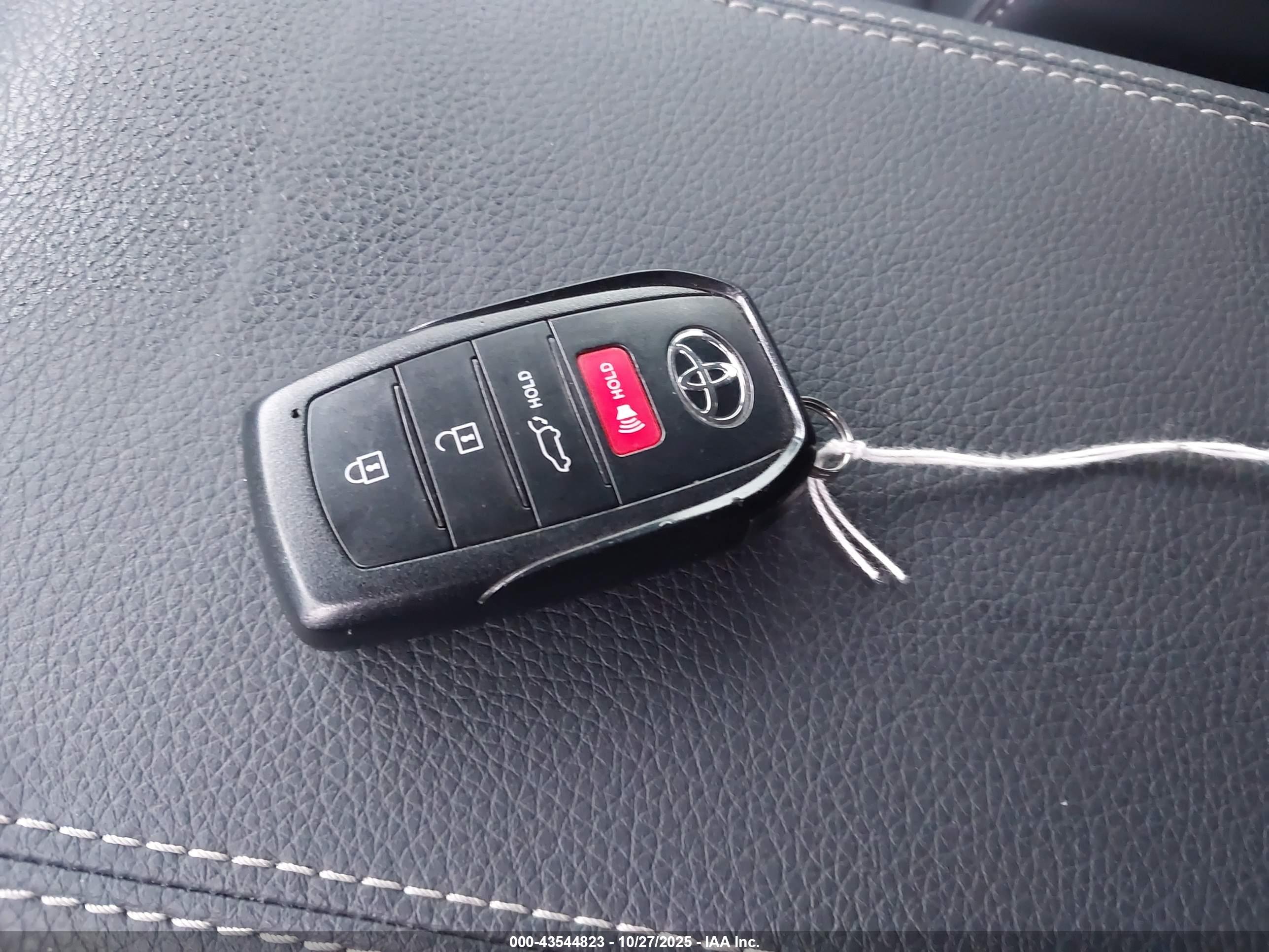 TOYOTA LAND image 11