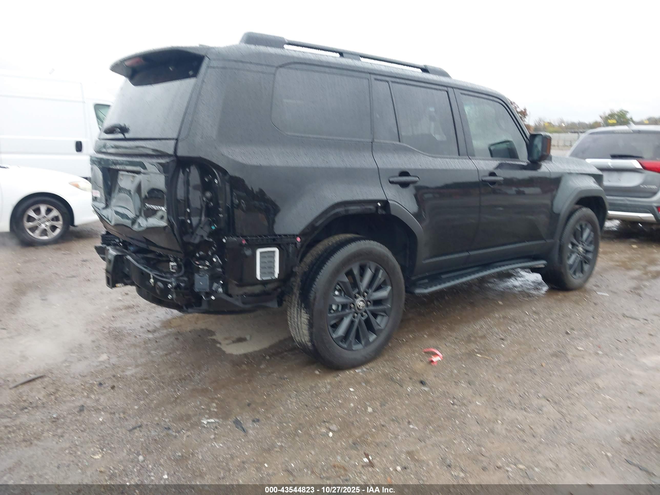 TOYOTA LAND image 4