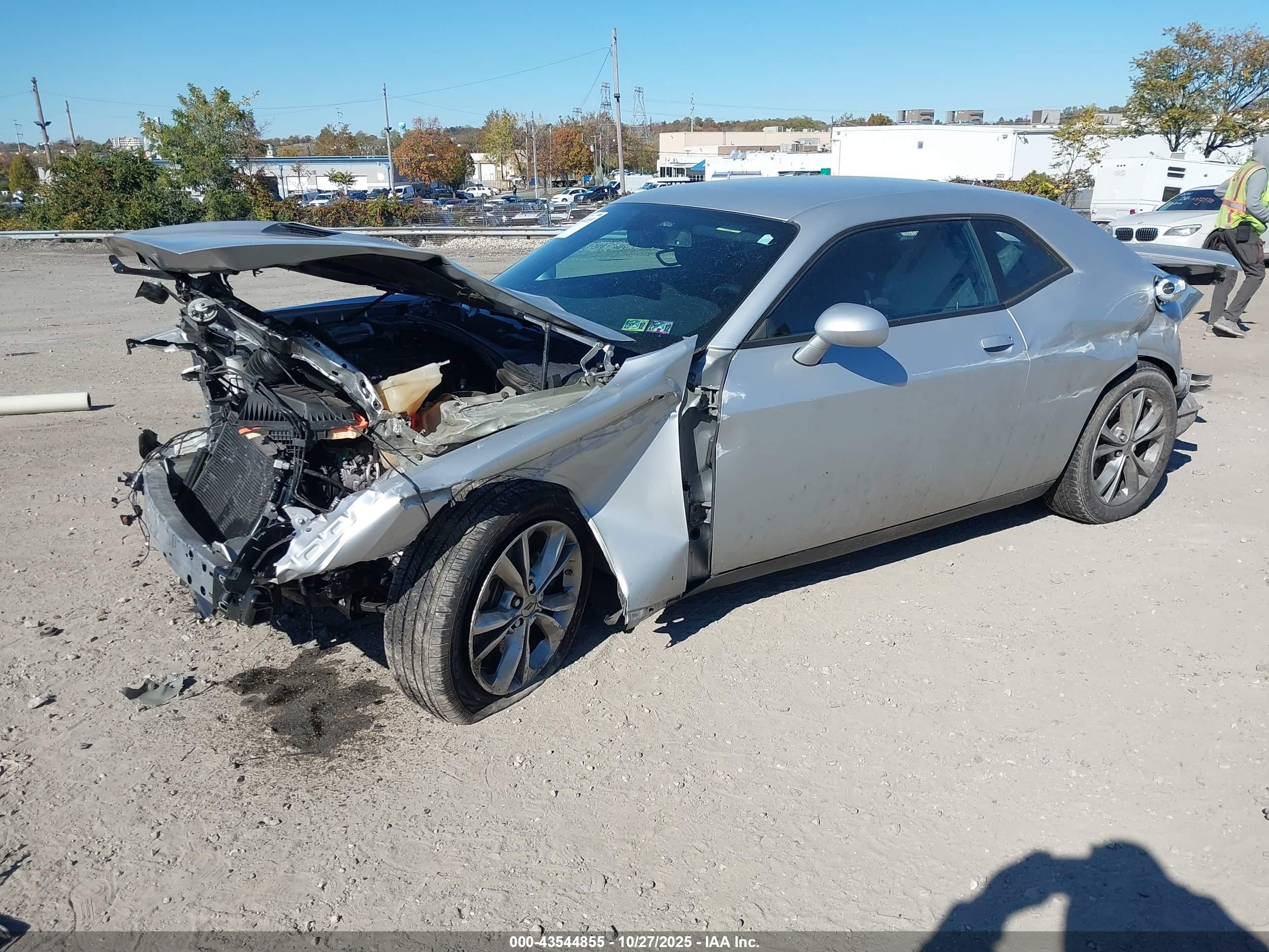 DODGE CHALLENGER image 2