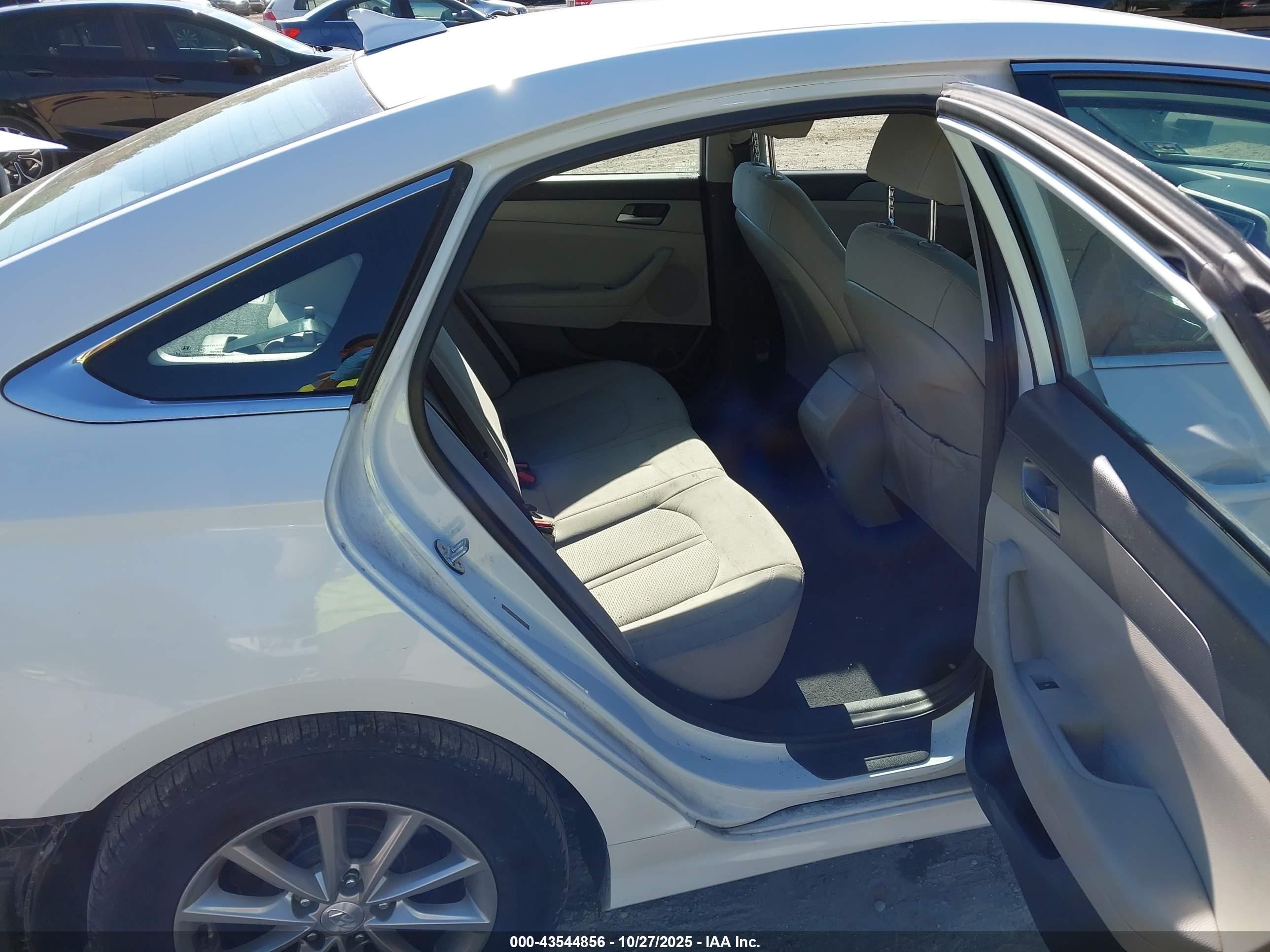 HYUNDAI SONATA image 8