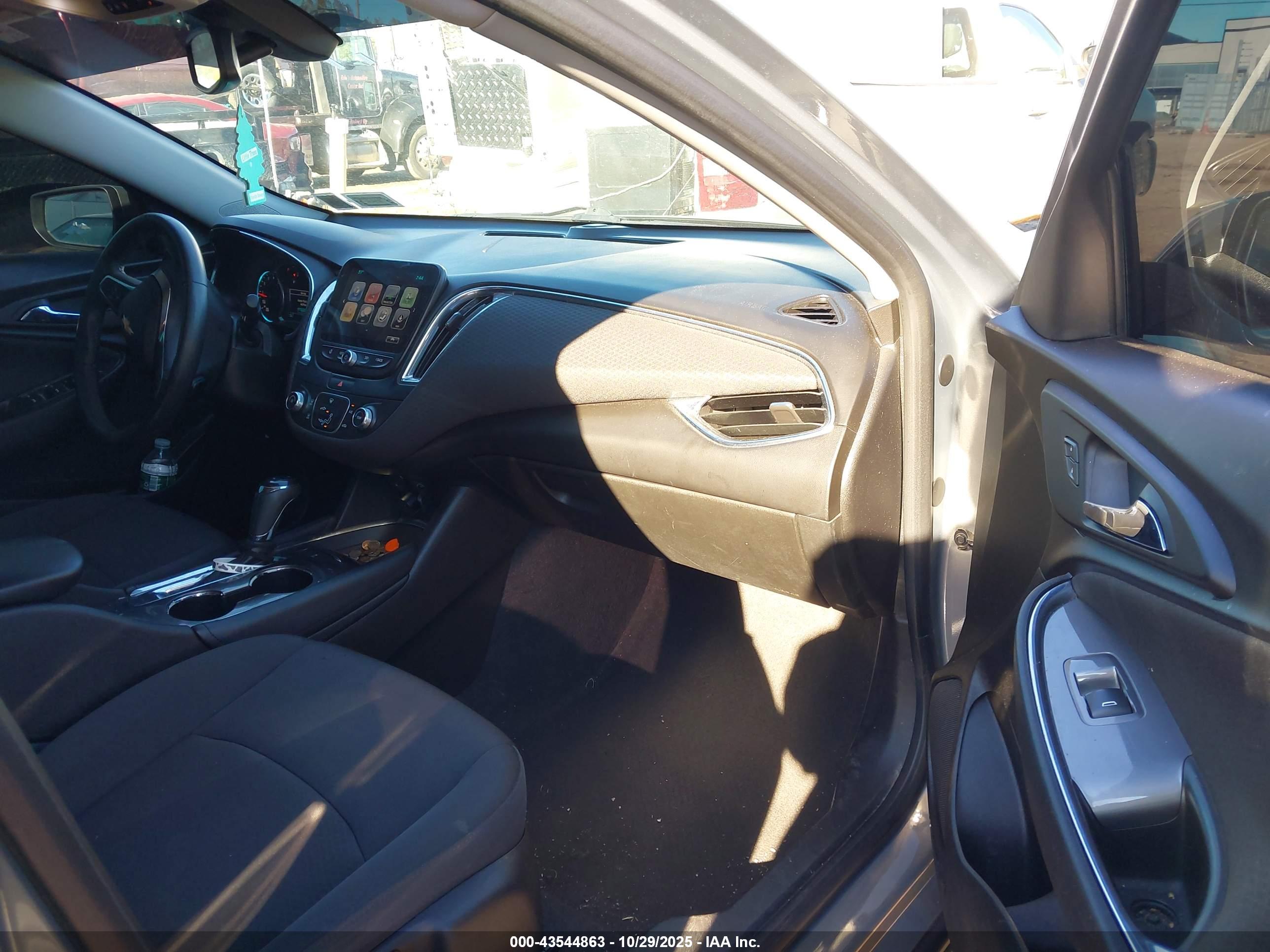 CHEVROLET MALIBU image 5