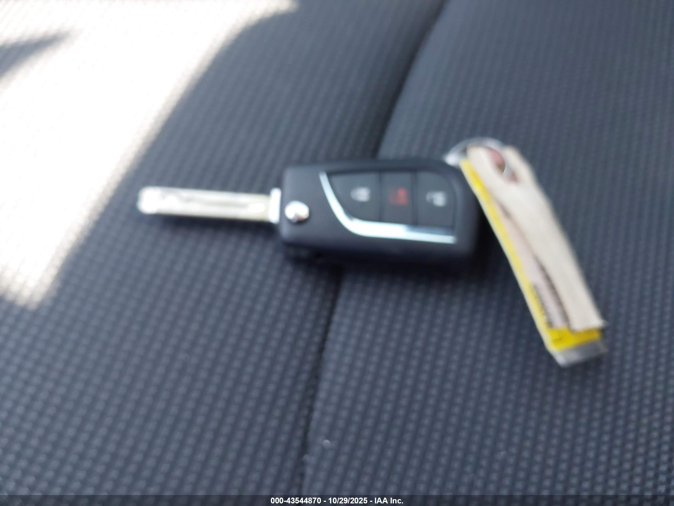 TOYOTA RAV4 image 11