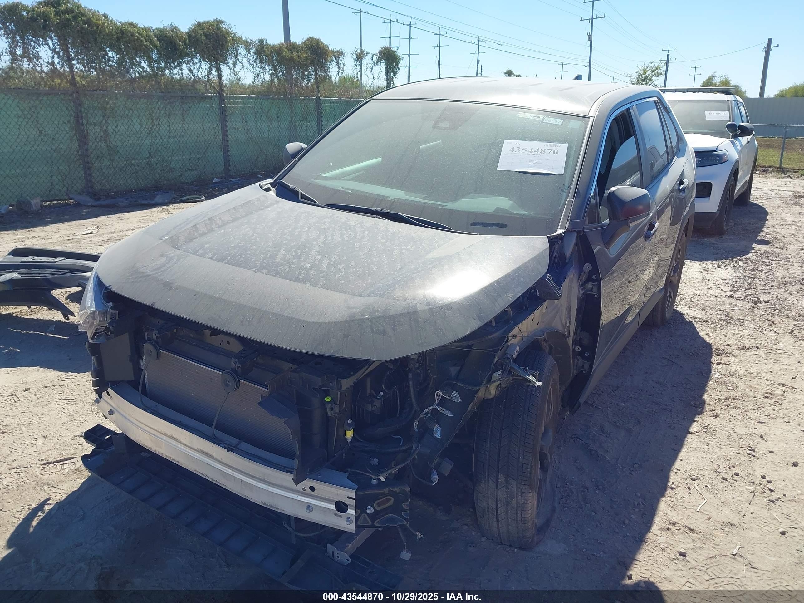 TOYOTA RAV4 image 2