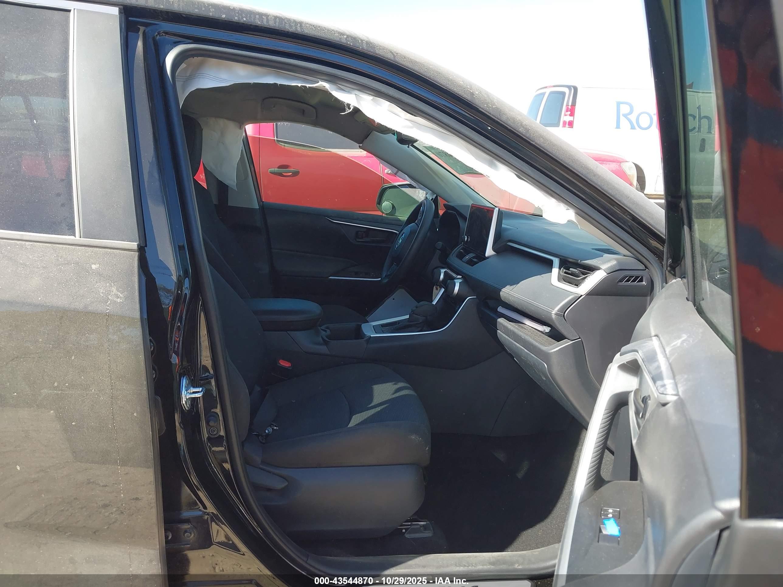 TOYOTA RAV4 image 5