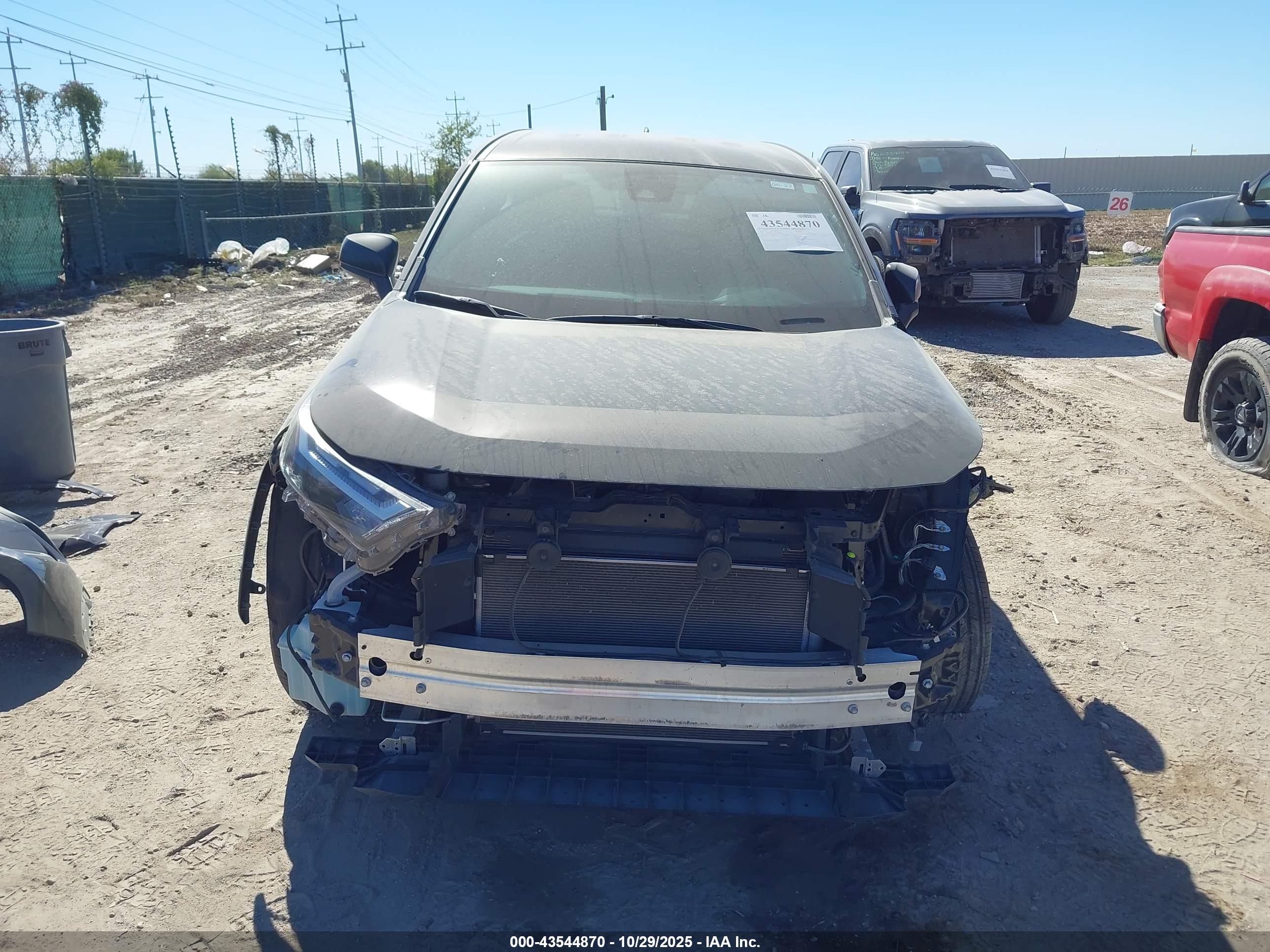 TOYOTA RAV4 image 6