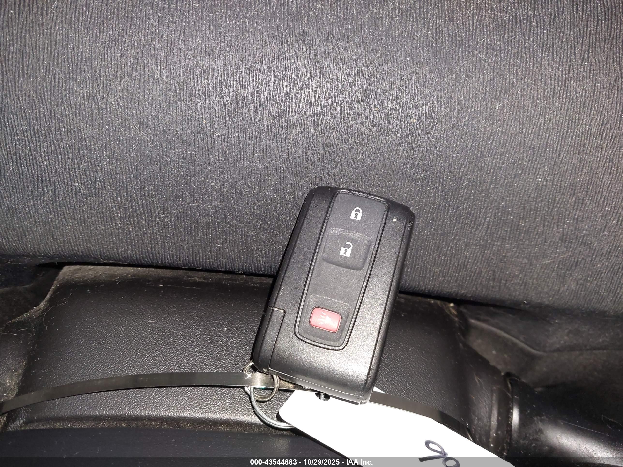 TOYOTA PRIUS image 11