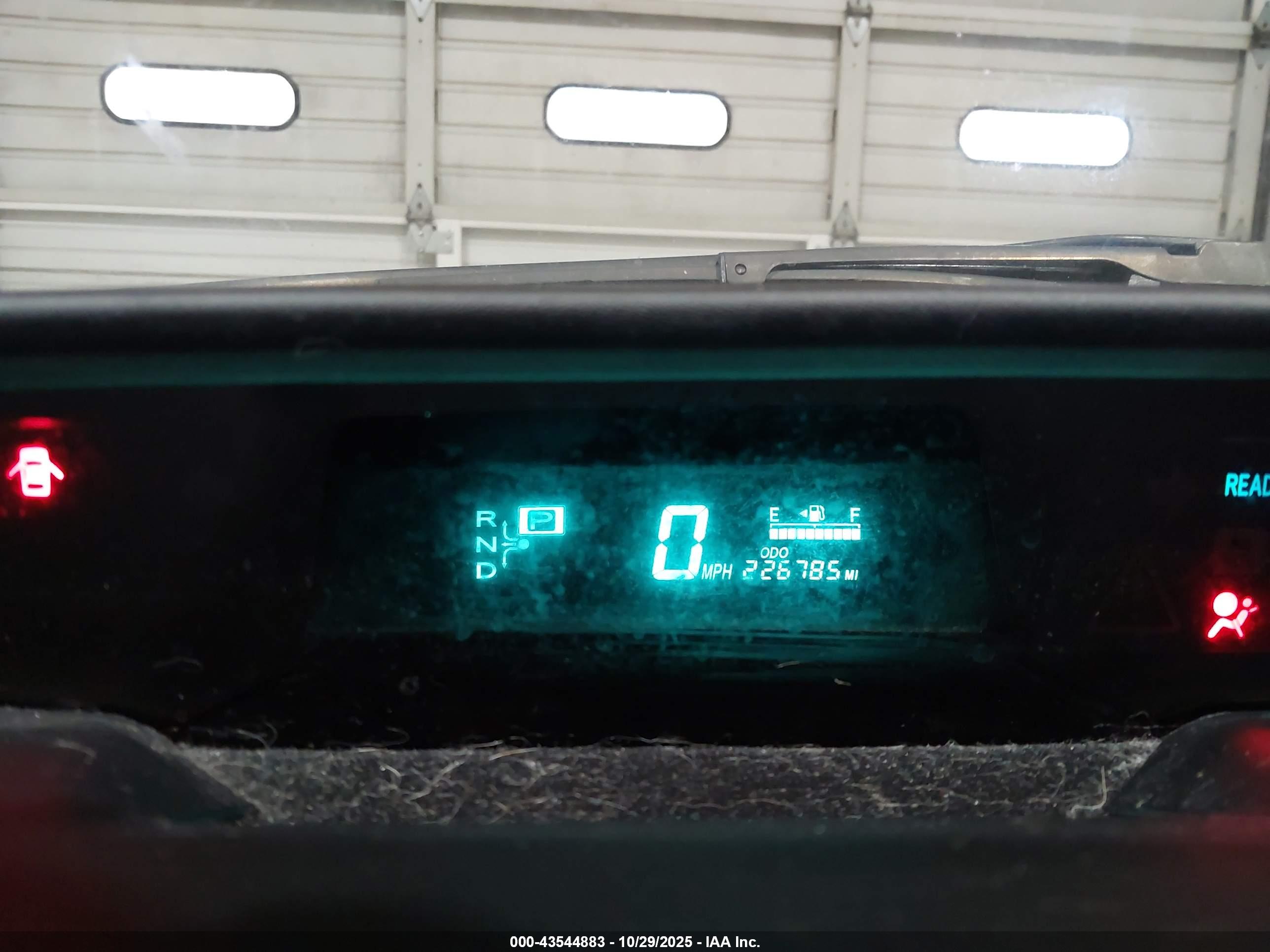 TOYOTA PRIUS image 7