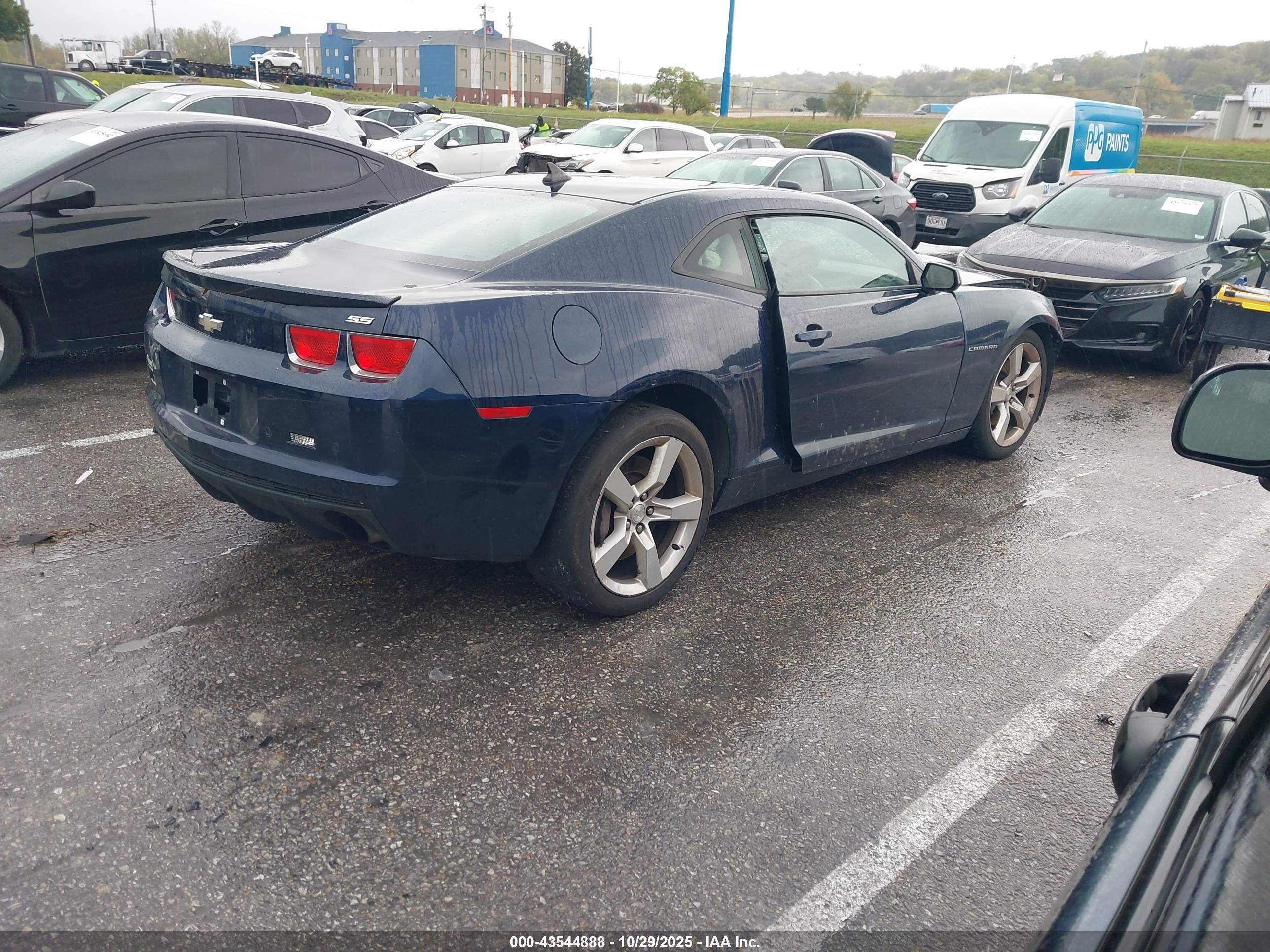 CHEVROLET CAMARO image 4