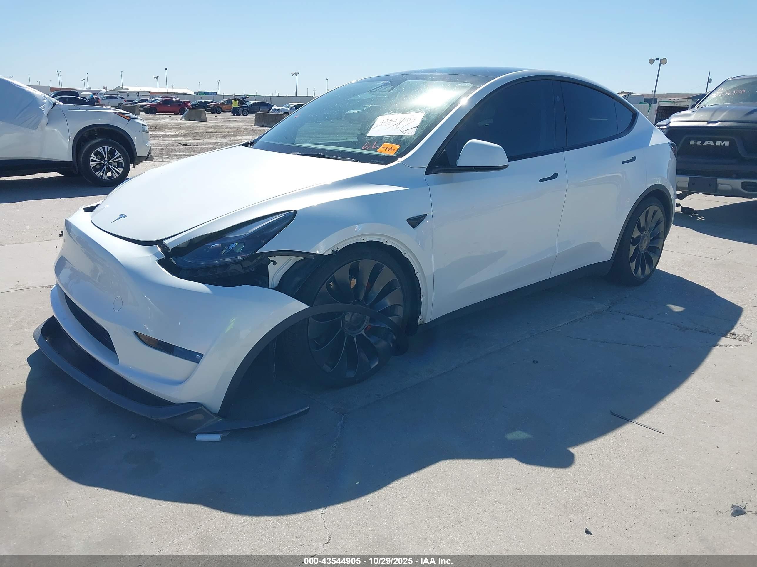 TESLA MODEL image 2