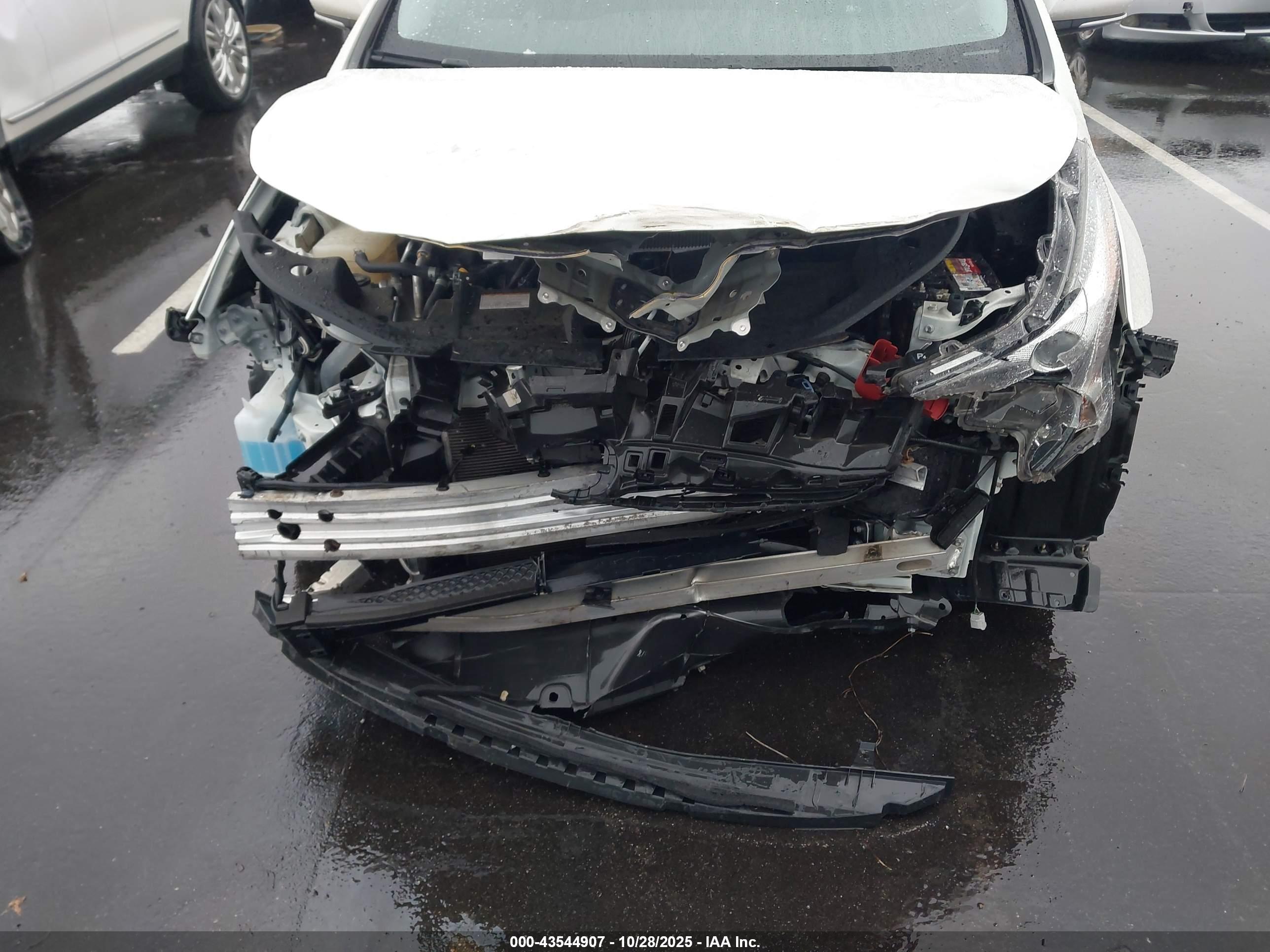 TOYOTA PRIUS image 6