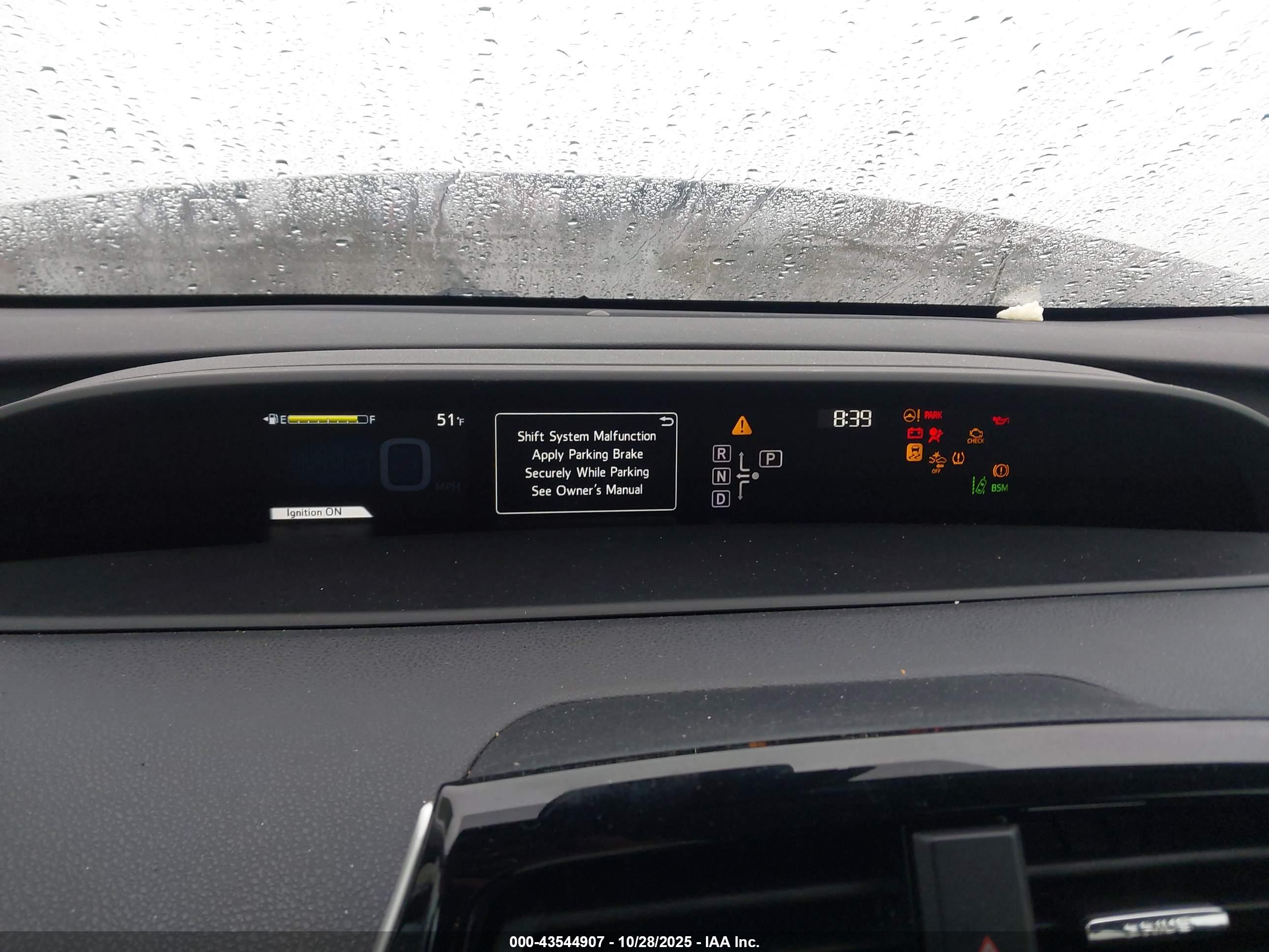 TOYOTA PRIUS image 7