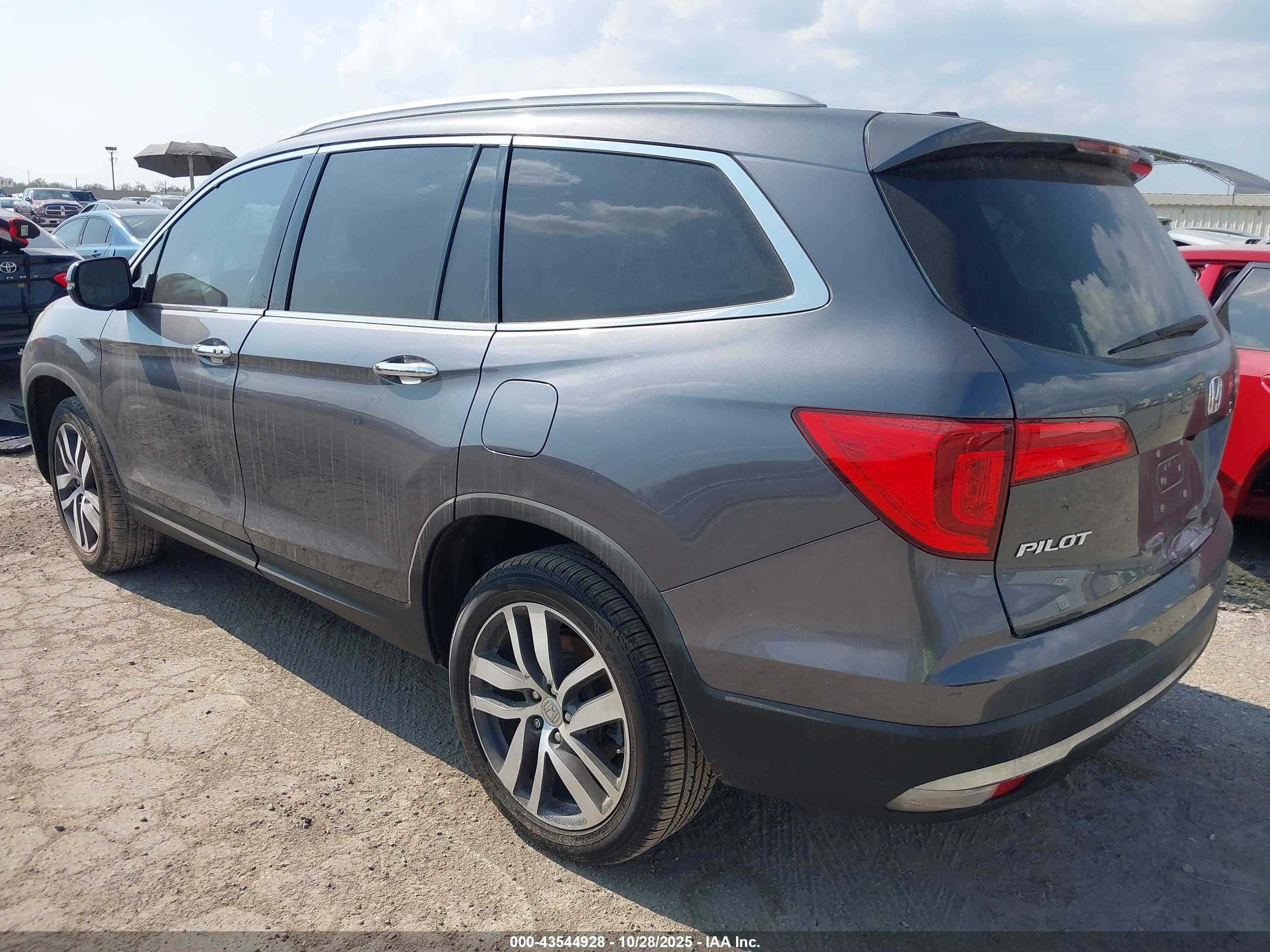 HONDA PILOT image 3