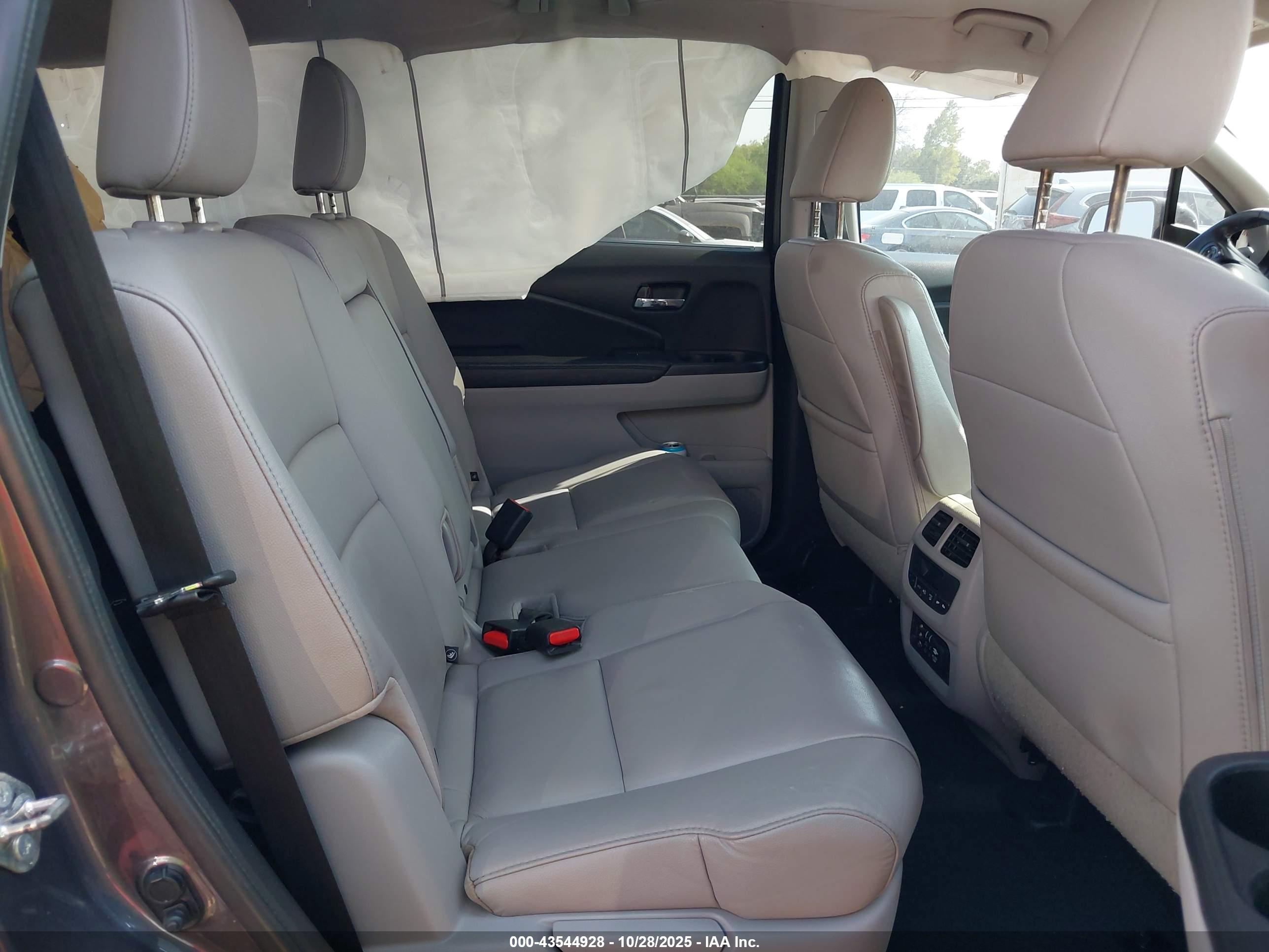 HONDA PILOT image 8