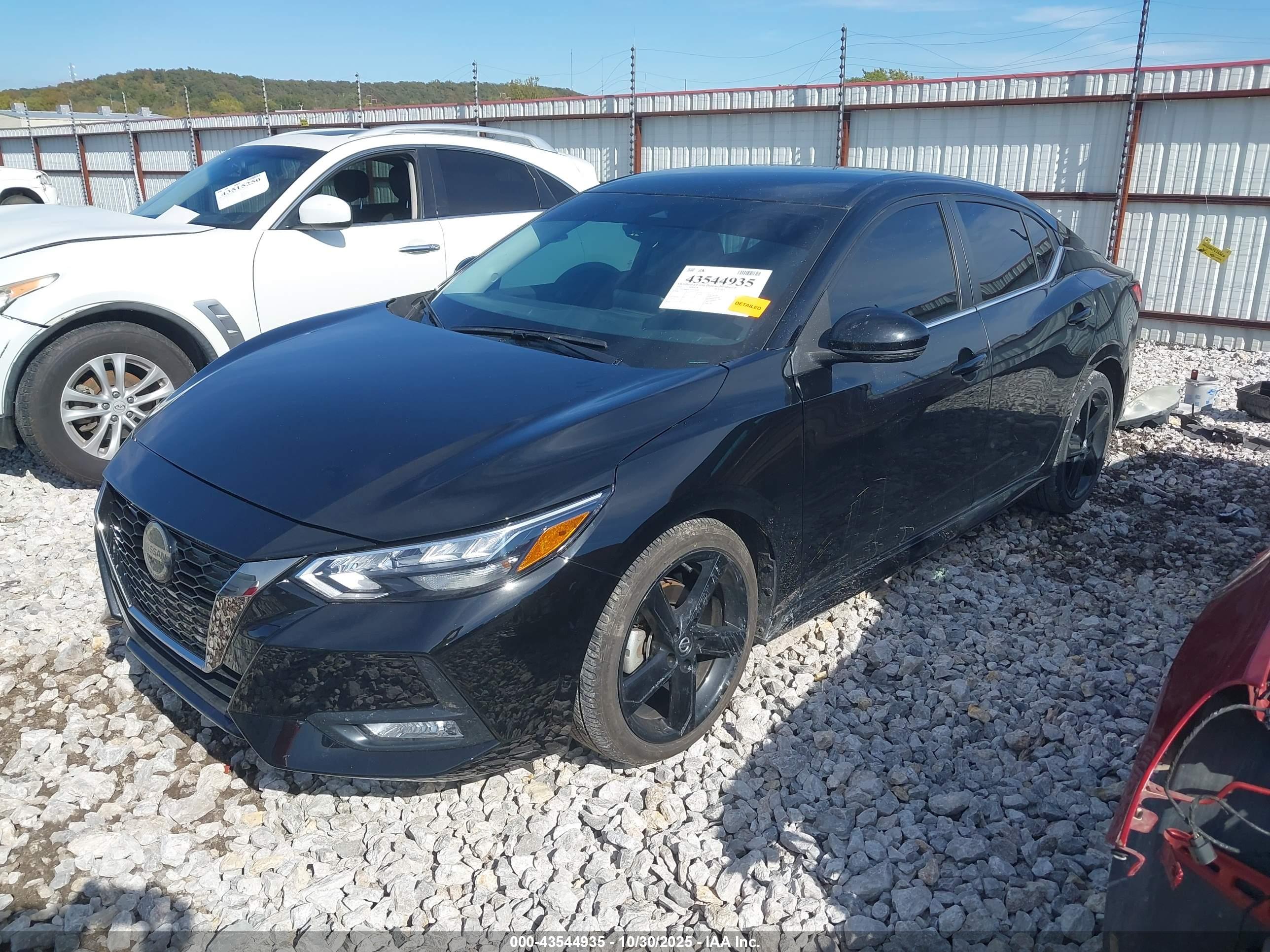 NISSAN SENTRA image 2