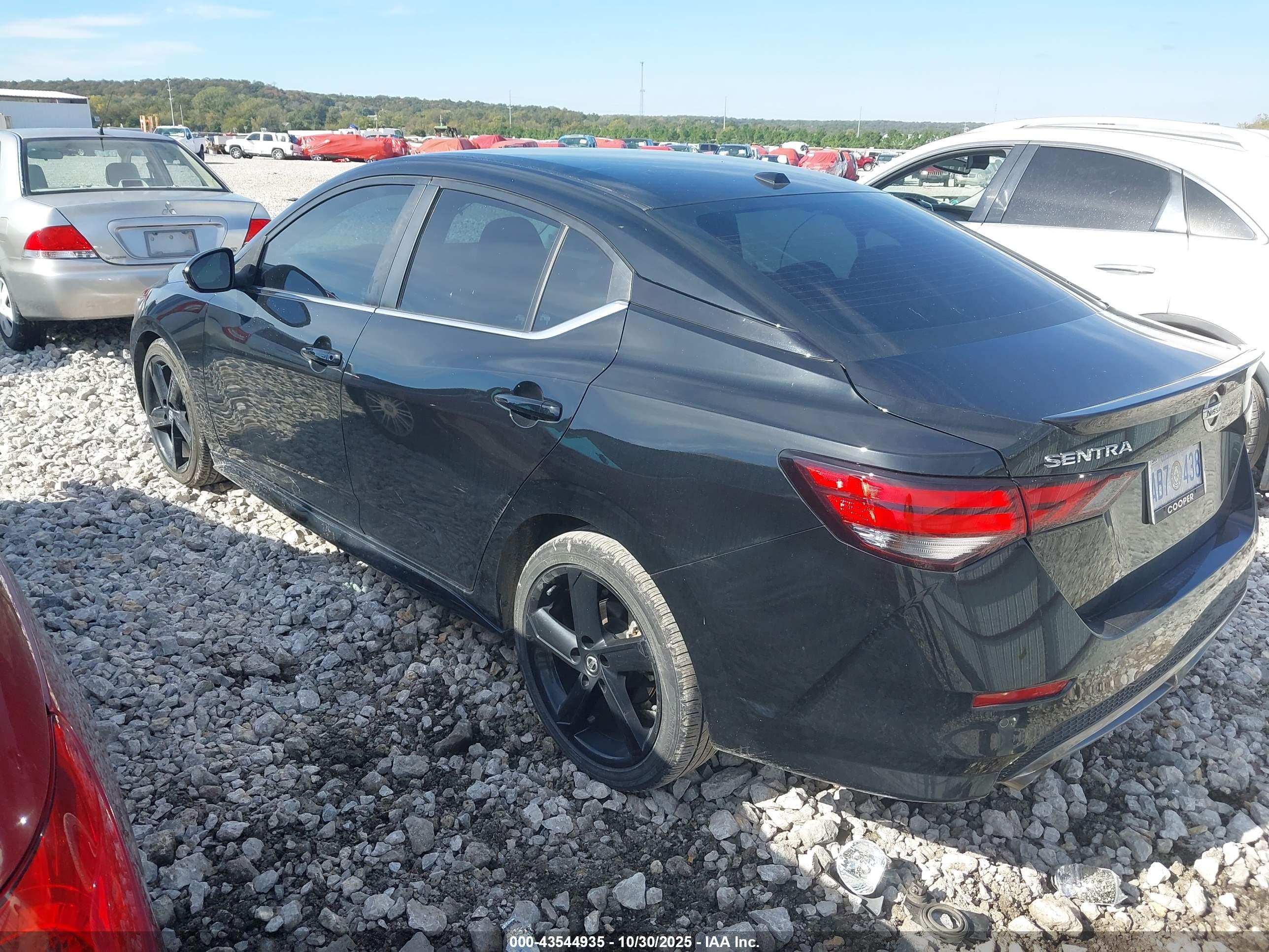 NISSAN SENTRA image 3