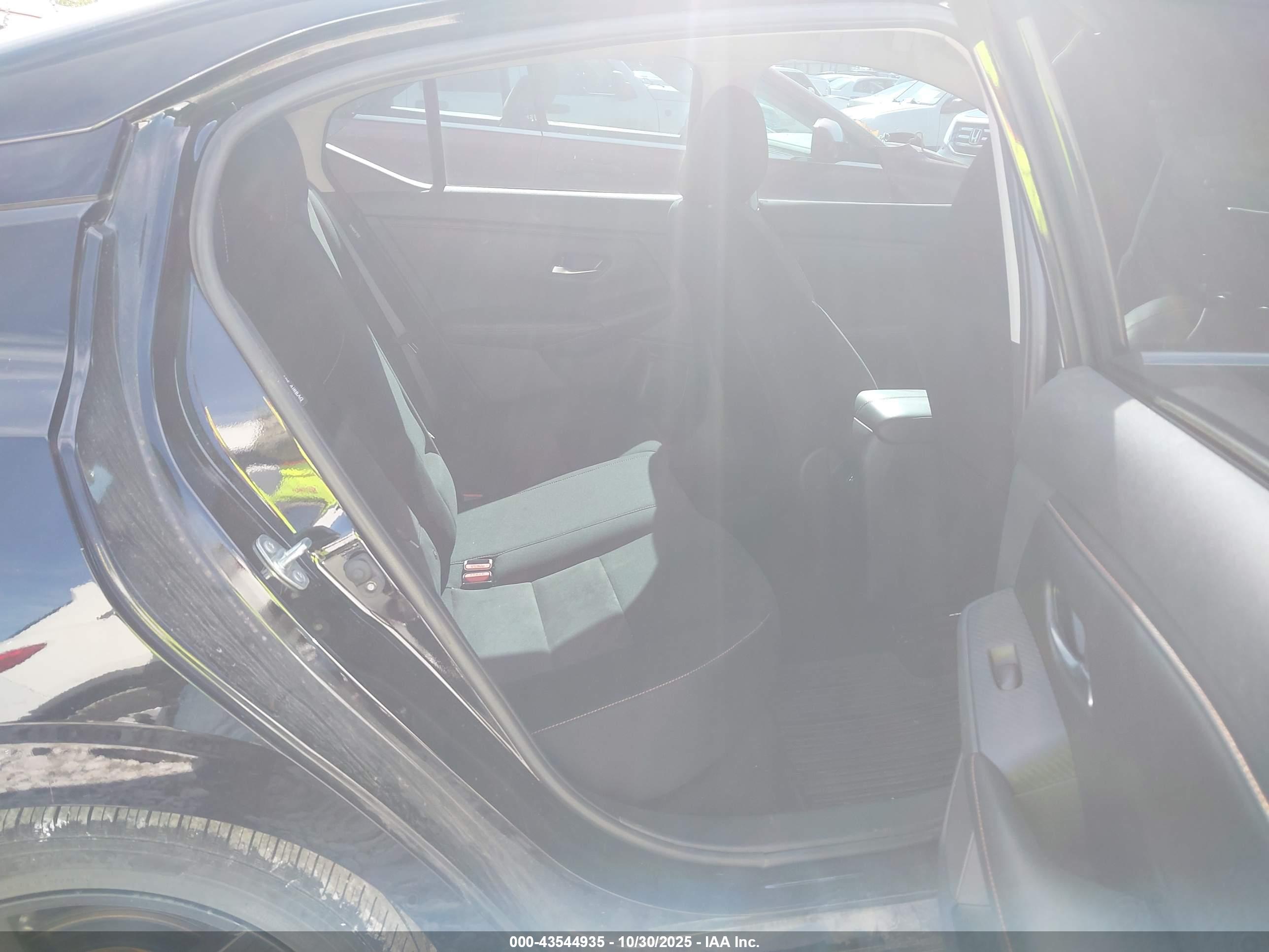 NISSAN SENTRA image 8