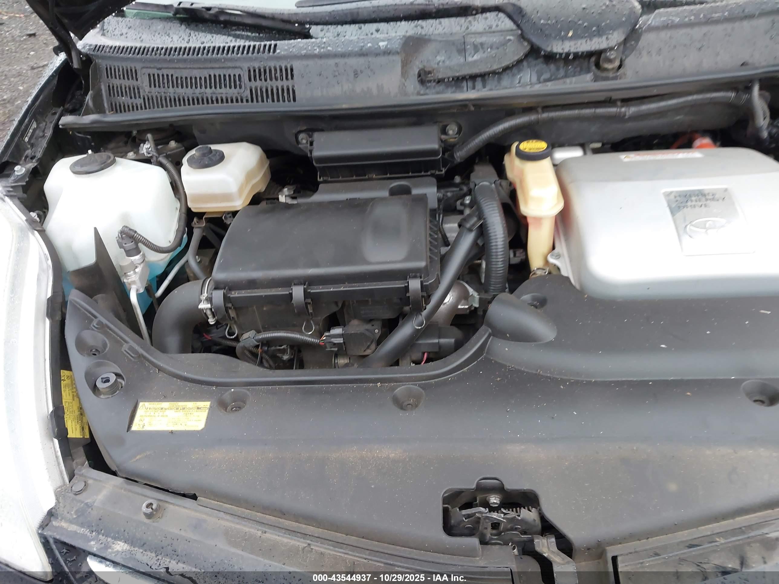 TOYOTA PRIUS image 10