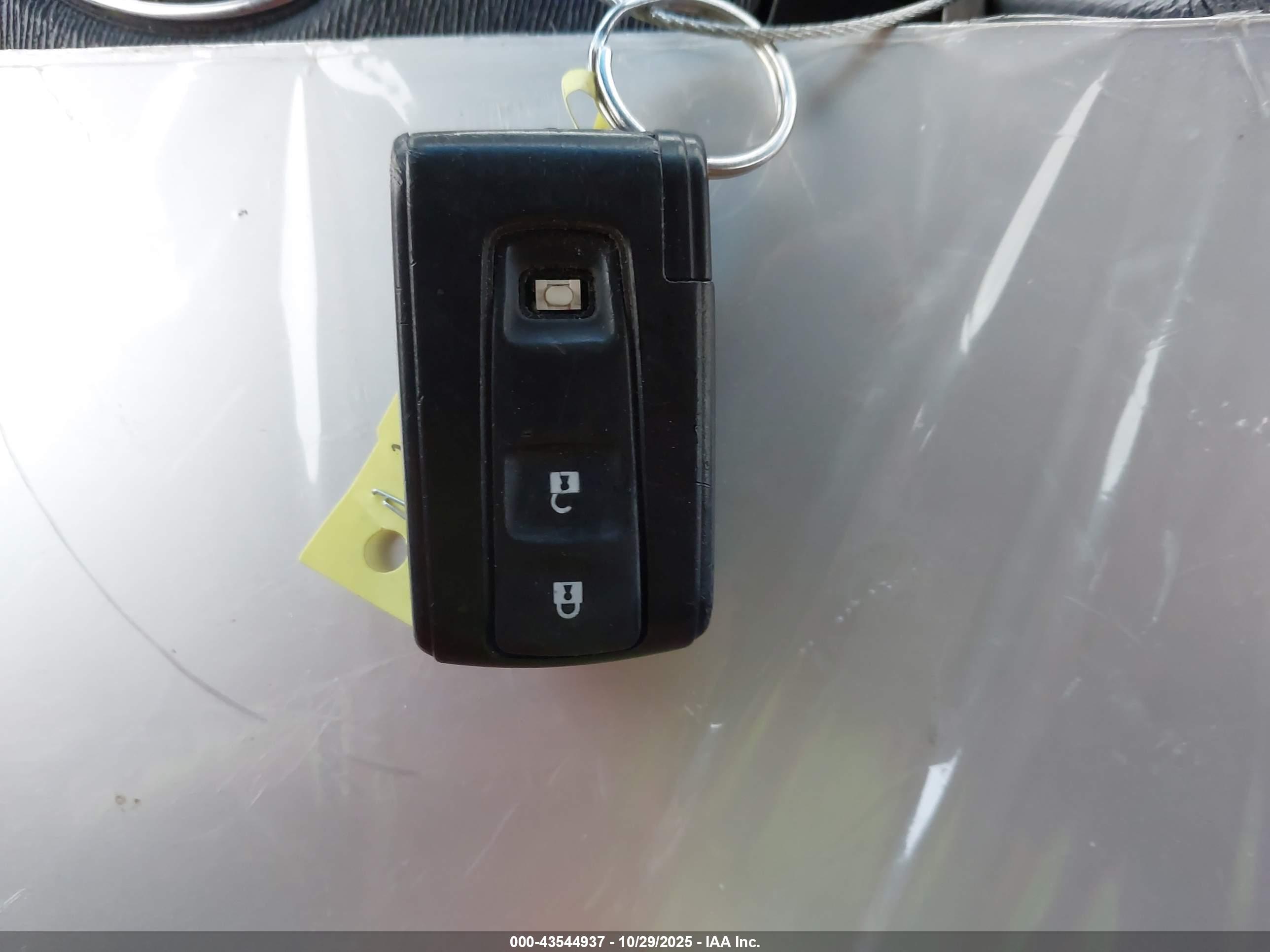 TOYOTA PRIUS image 11