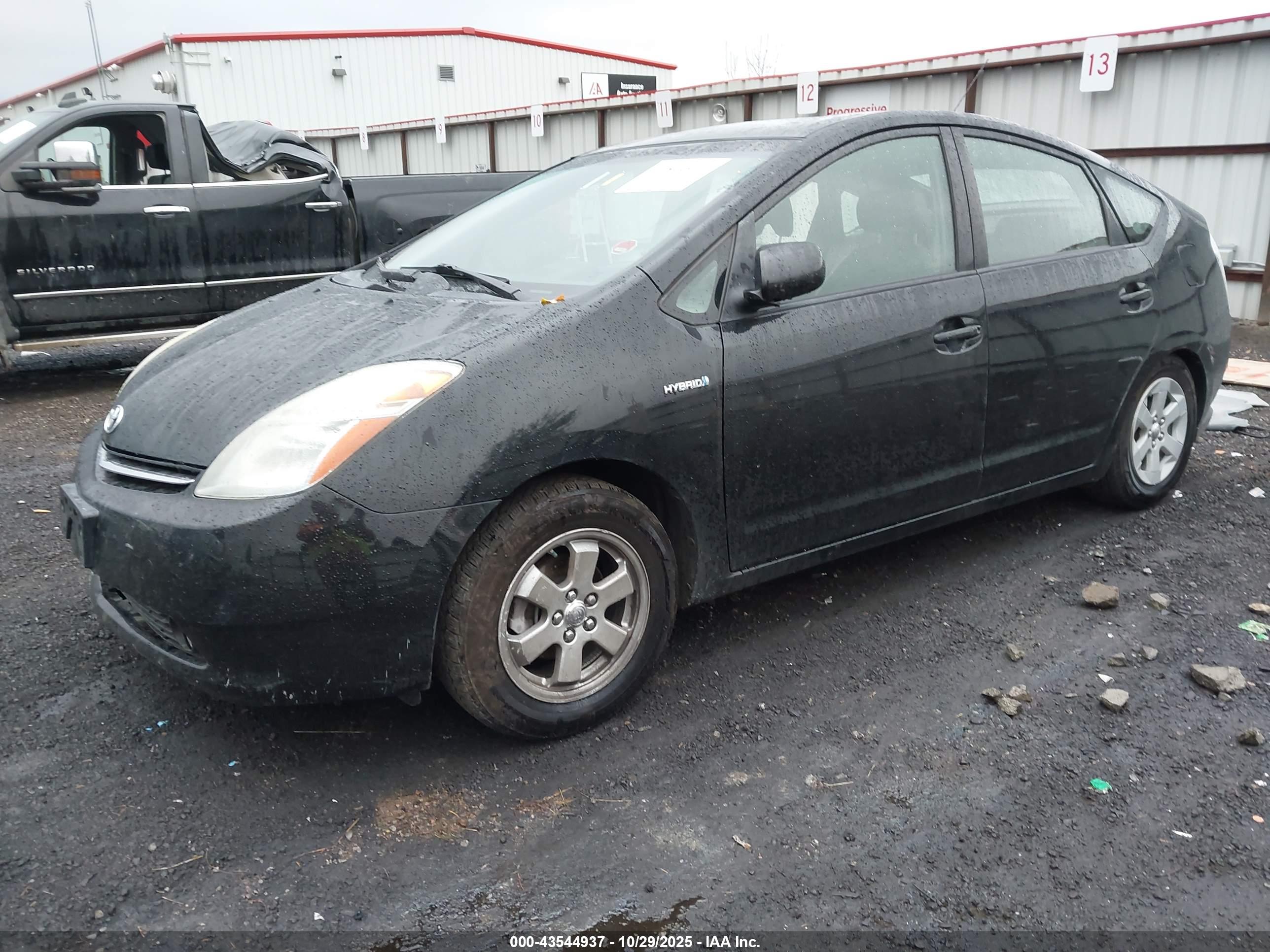 TOYOTA PRIUS image 2
