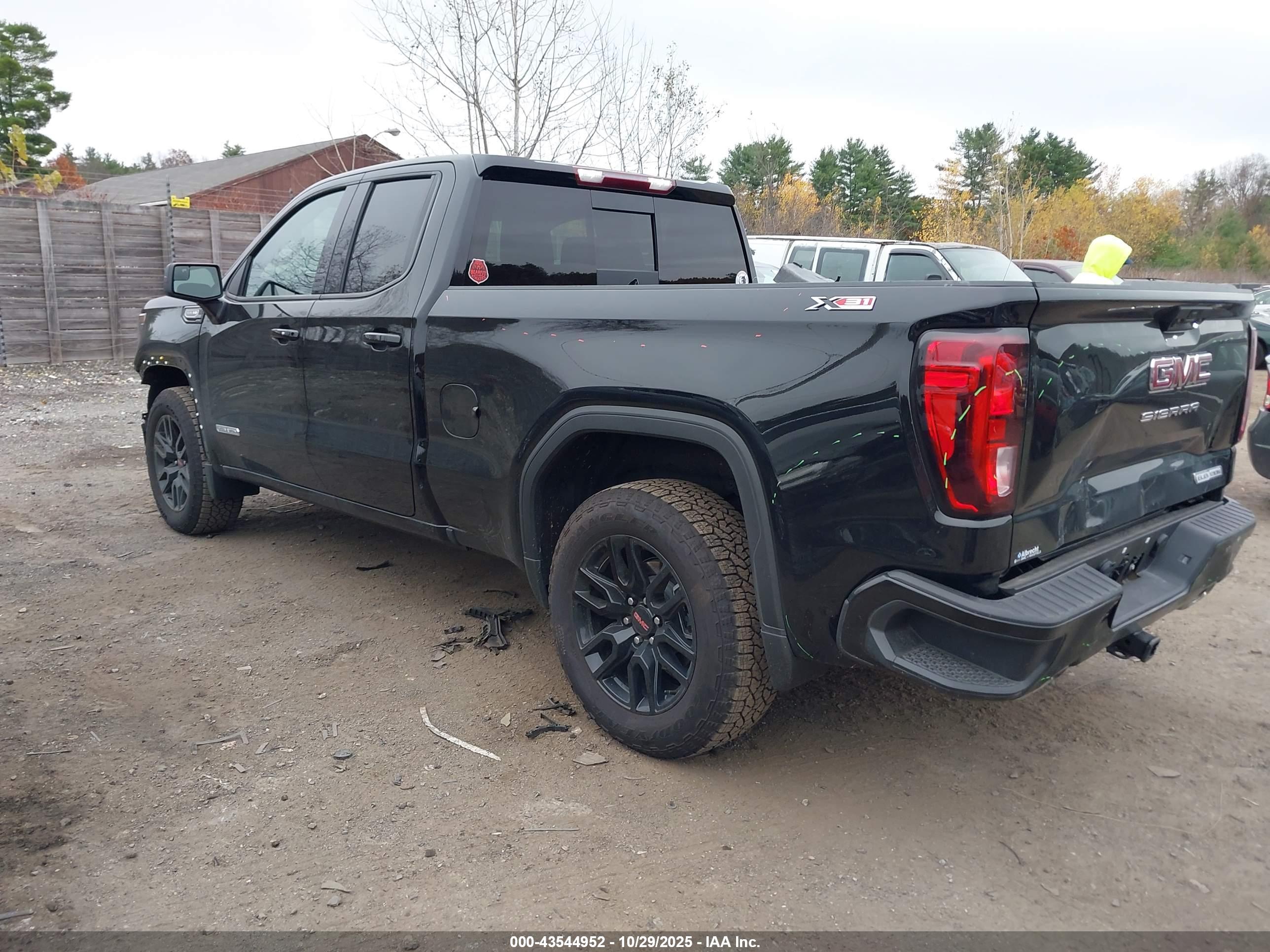 GMC SIERRA image 3