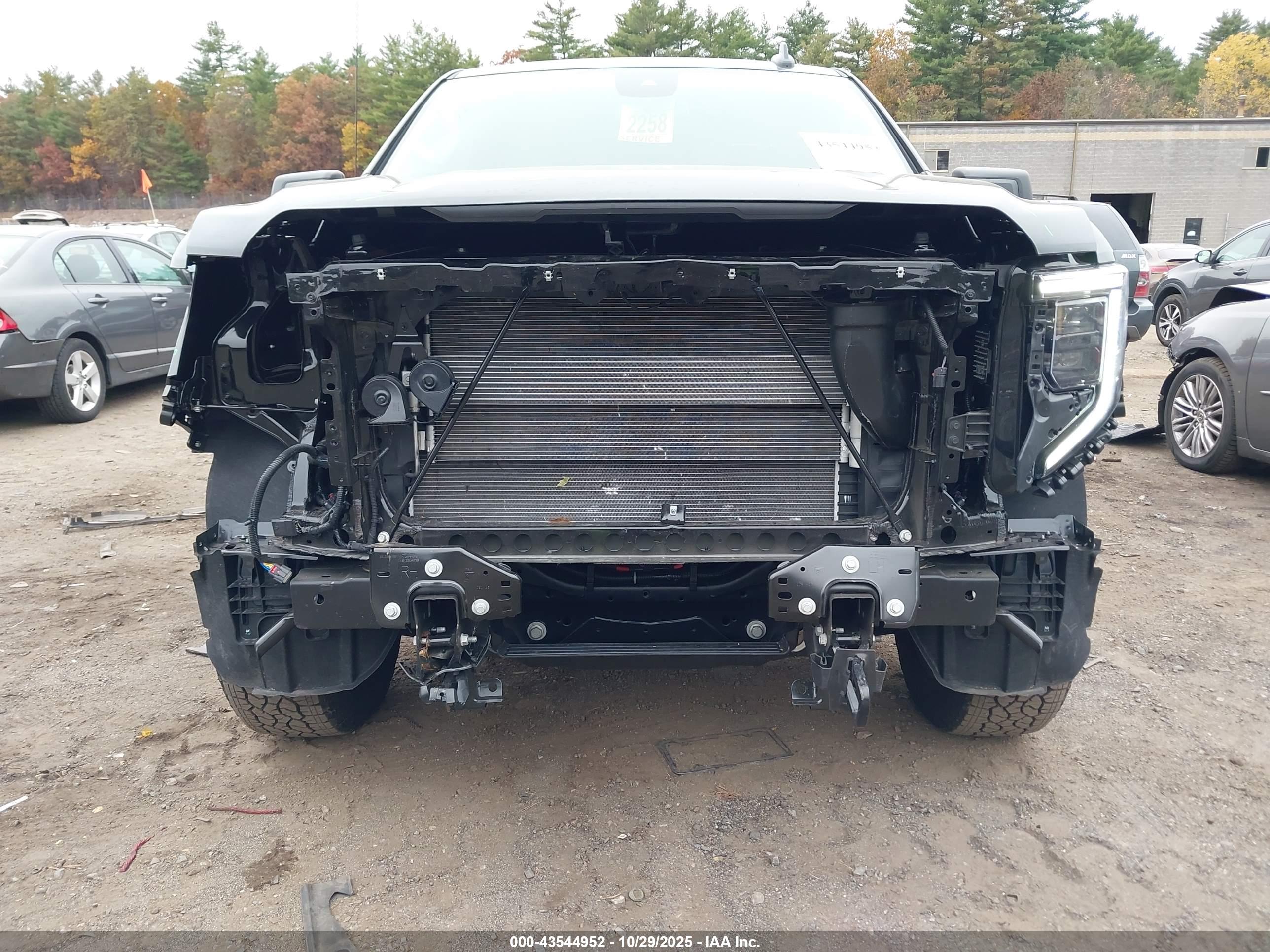 GMC SIERRA image 6