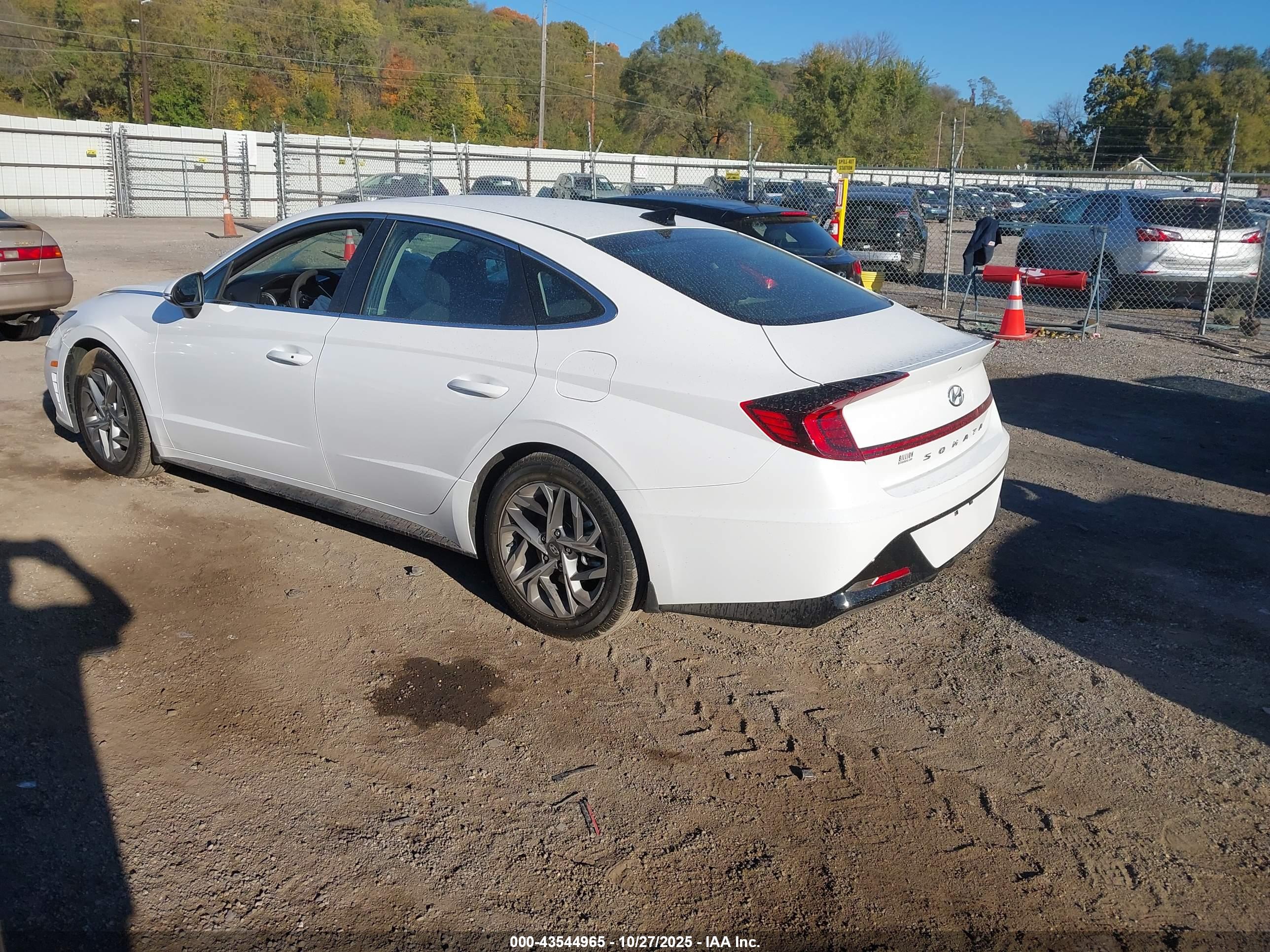 HYUNDAI SONATA image 3
