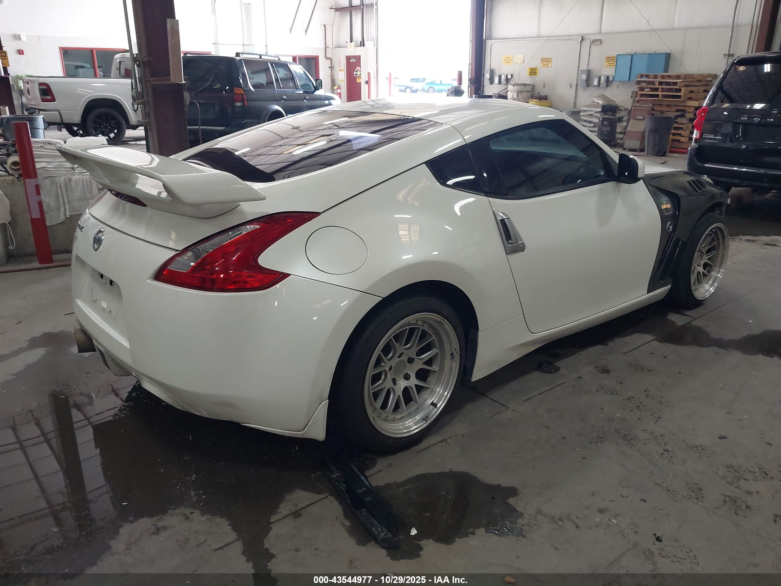 NISSAN 370Z image 4