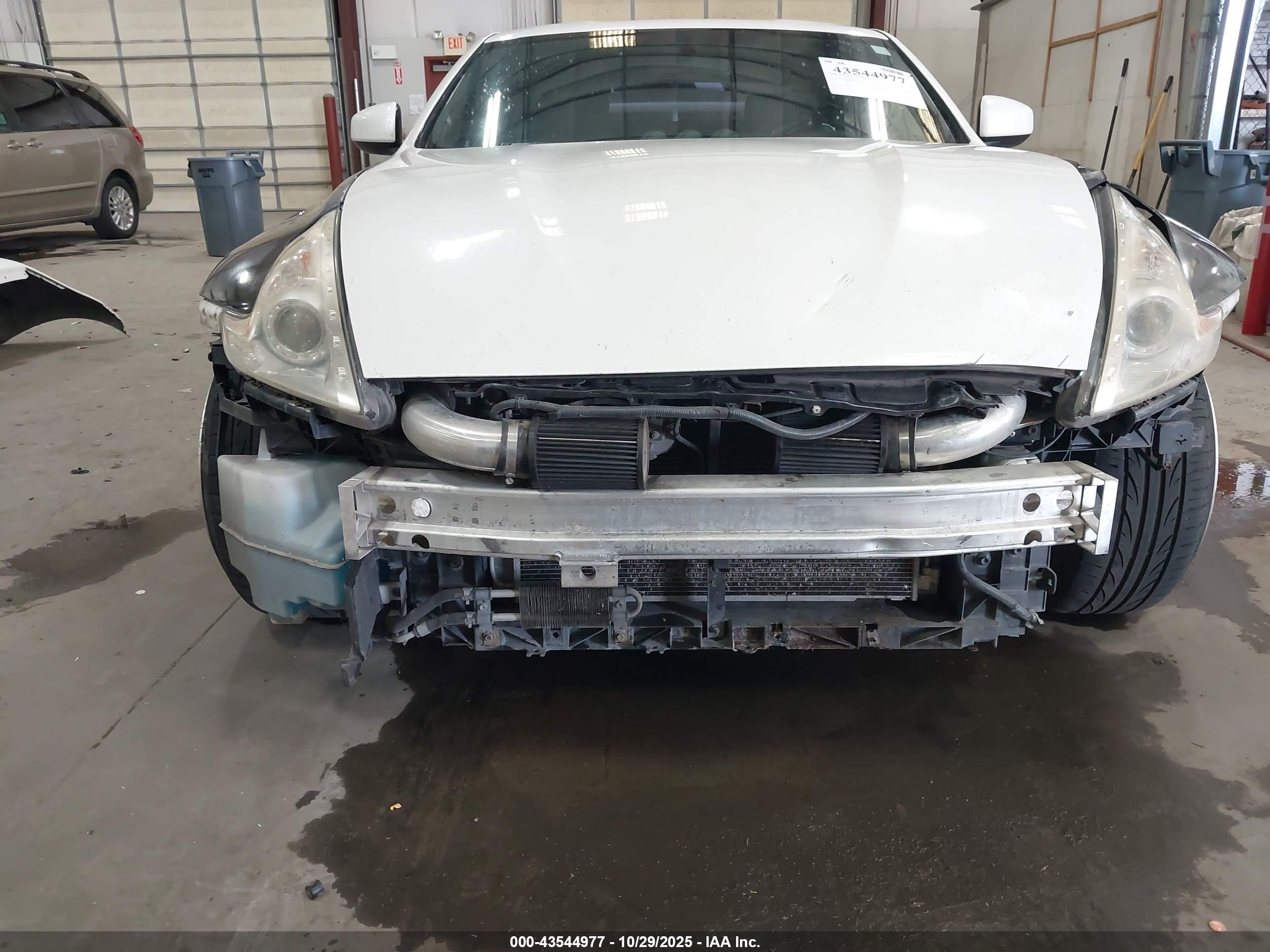 NISSAN 370Z image 6