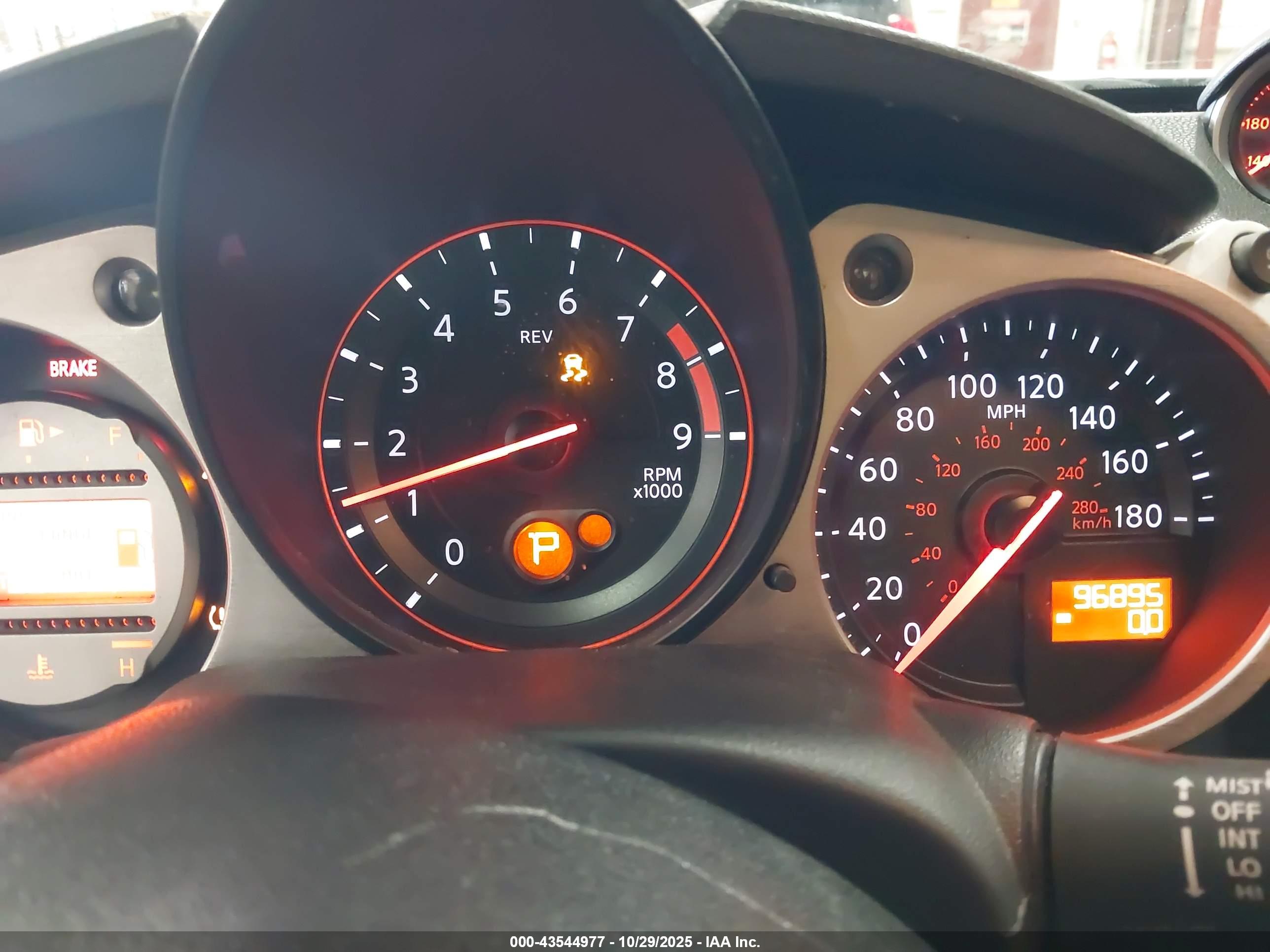 NISSAN 370Z image 7