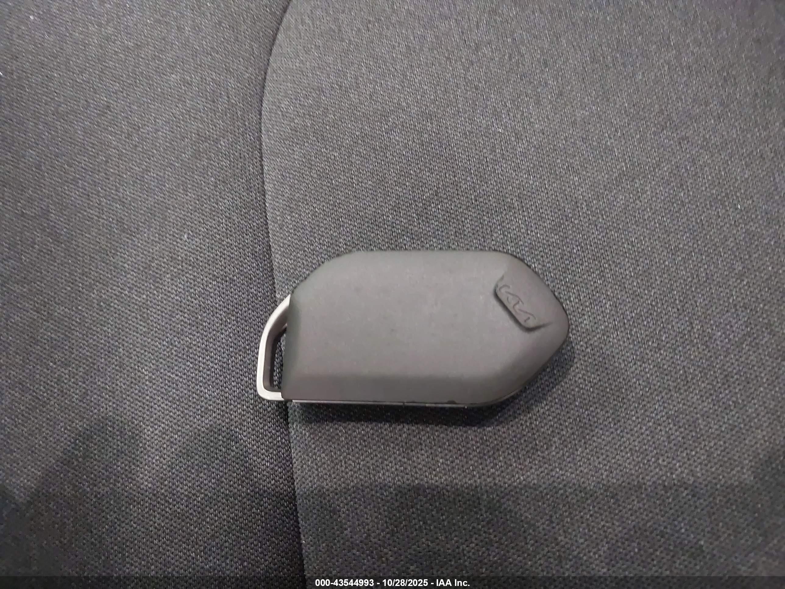 KIA K4 image 11