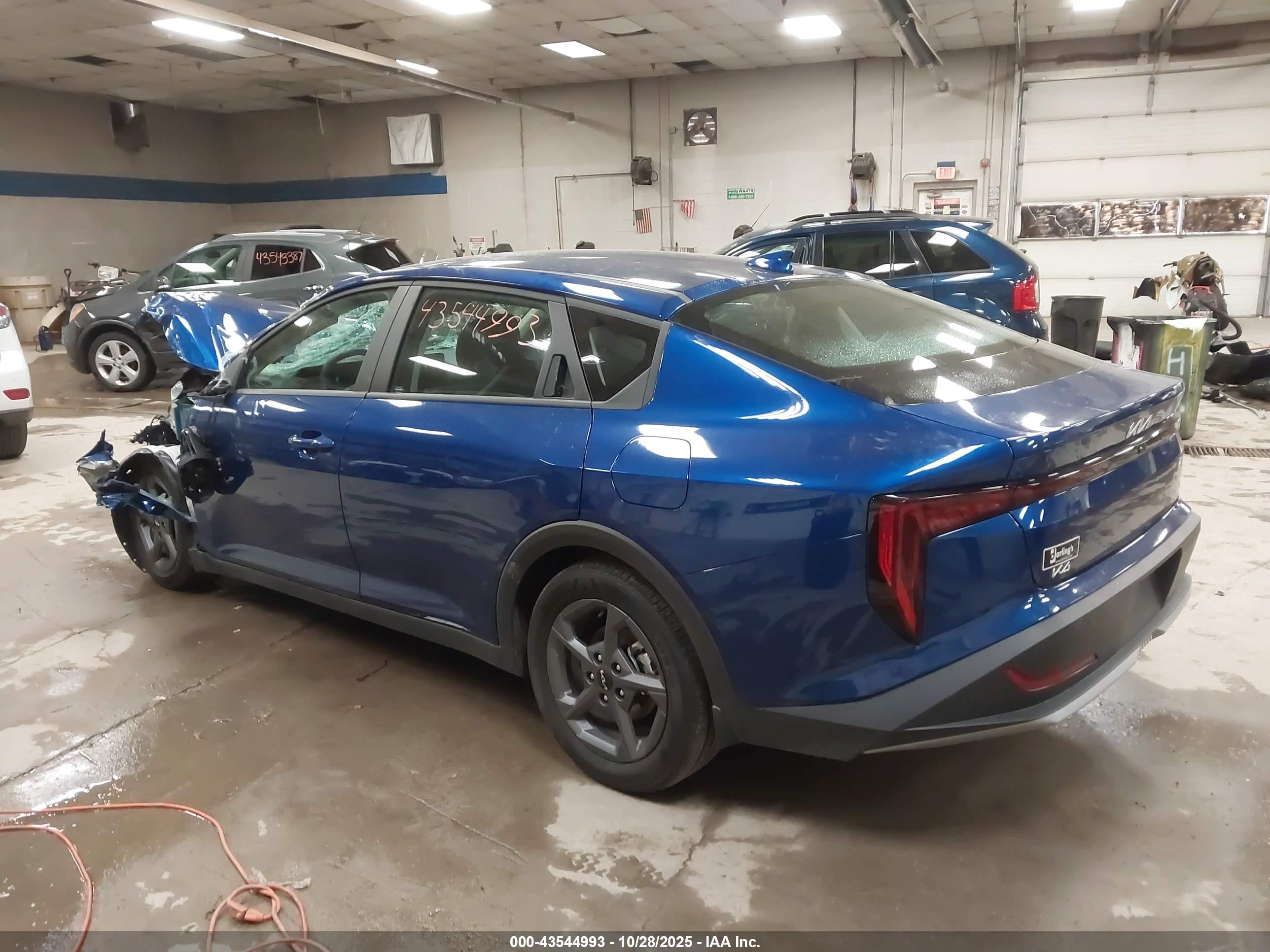 KIA K4 image 3